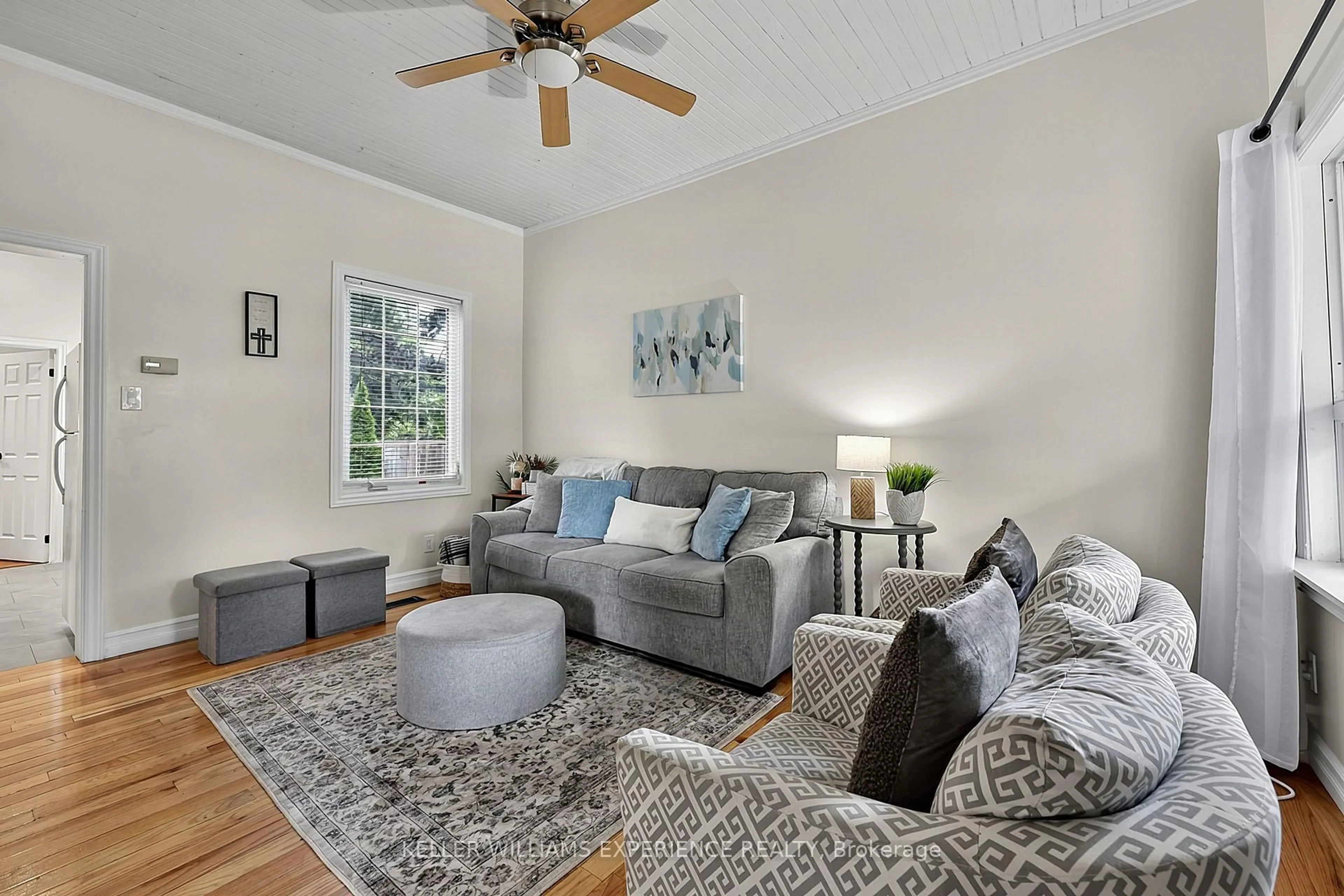 Living room with furniture, unknown for 19 Centre St, Barrie Ontario L4N 3L3