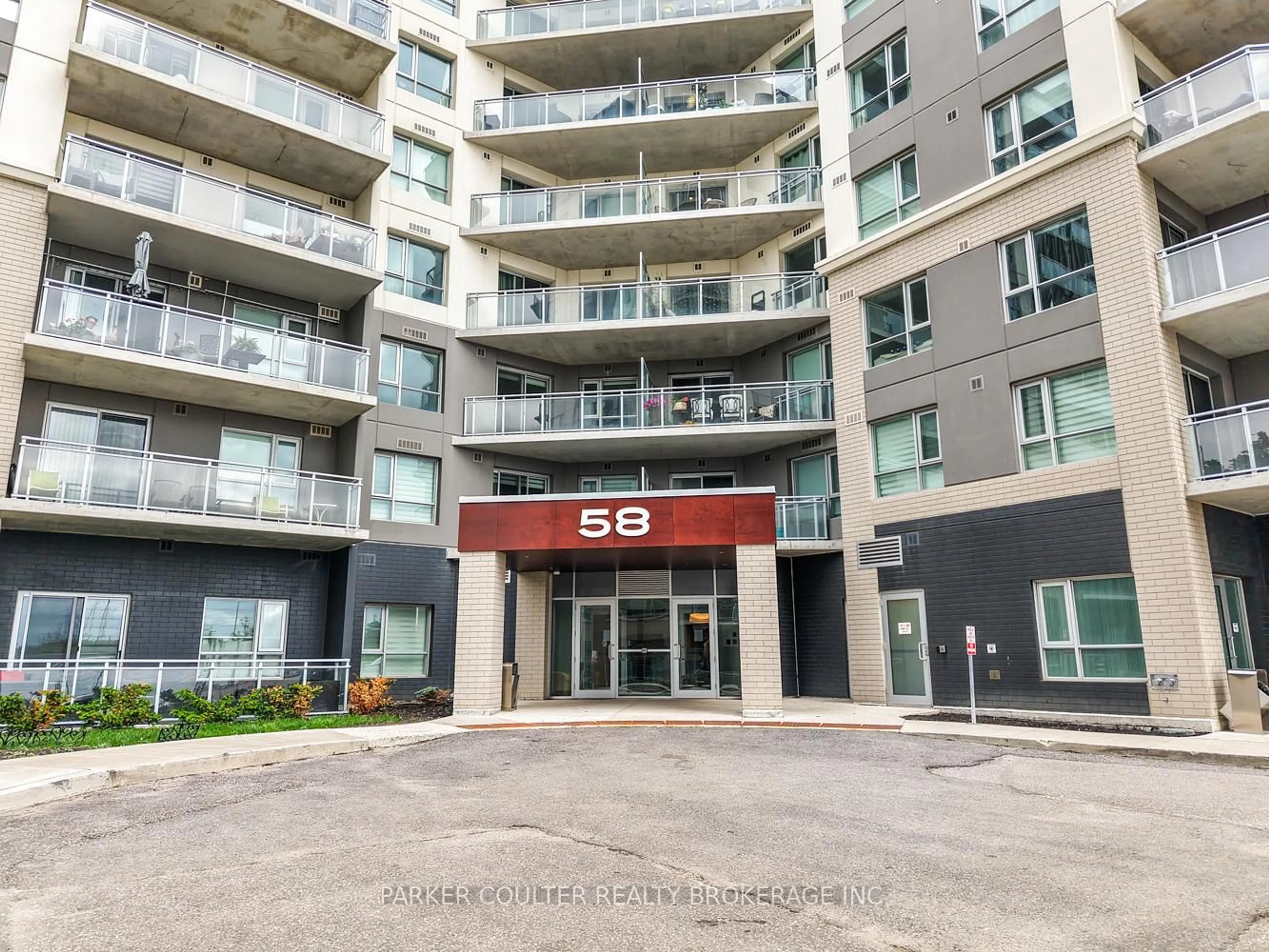 Indoor foyer for 58 Lakeside Terr #909, Barrie Ontario L4M 0L5