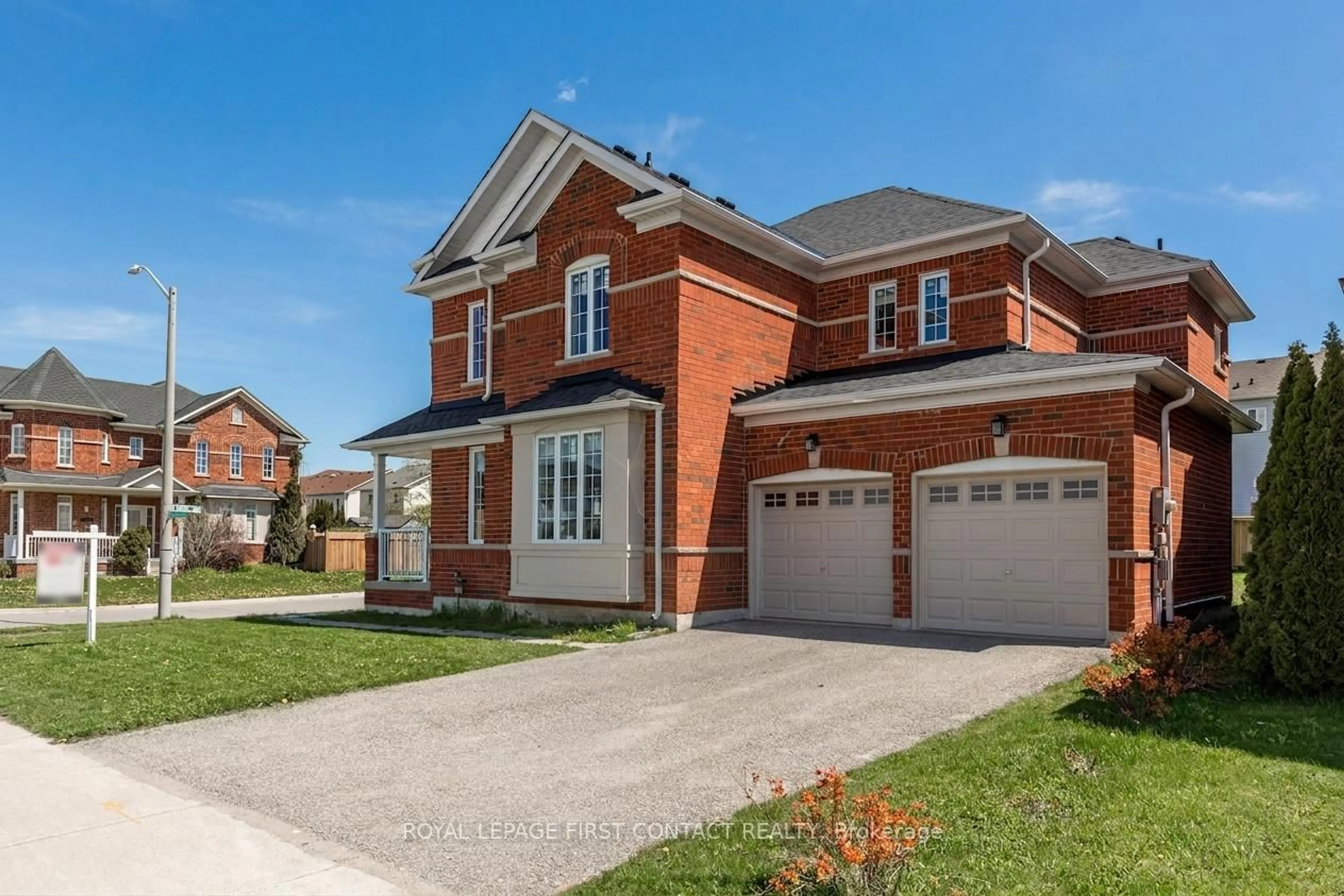 Home with brick exterior material, street for 1 Griffin Gate, Barrie Ontario L4M 7G4