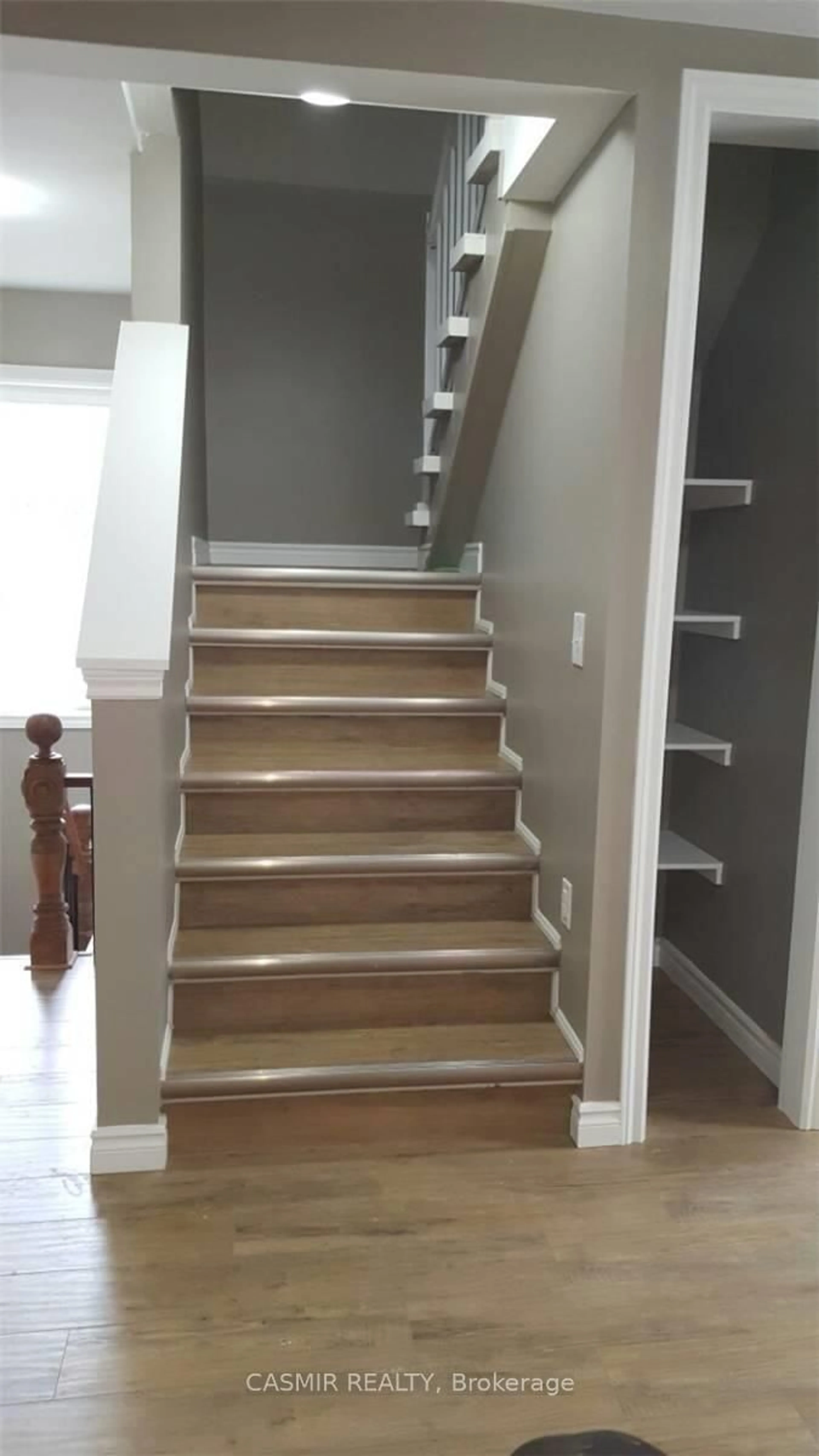 Stairs for 199 Nottawasaga St, Orillia Ontario L3V 3K2