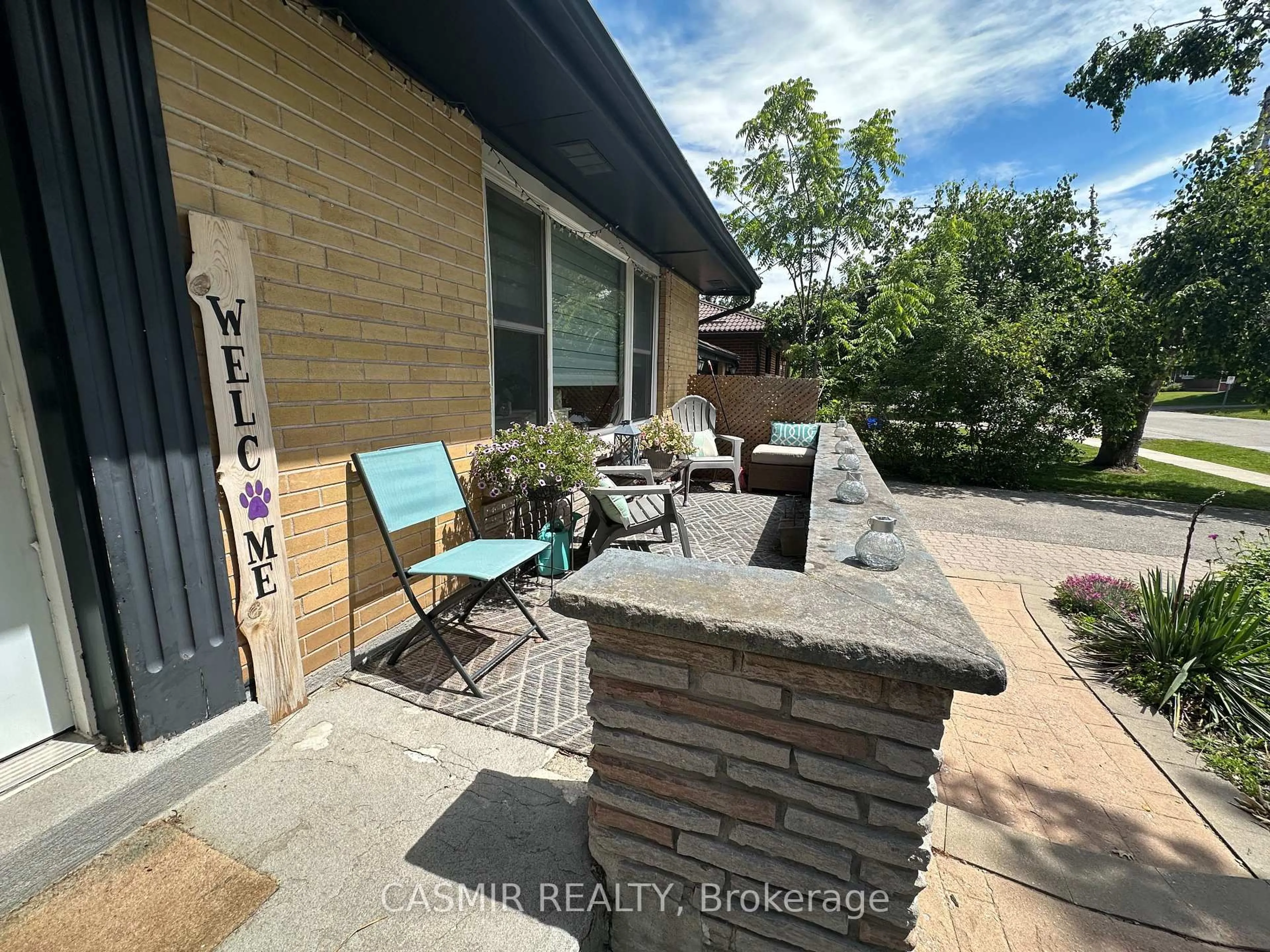 Patio, street for 134 North St, Orillia Ontario L3V 3S8