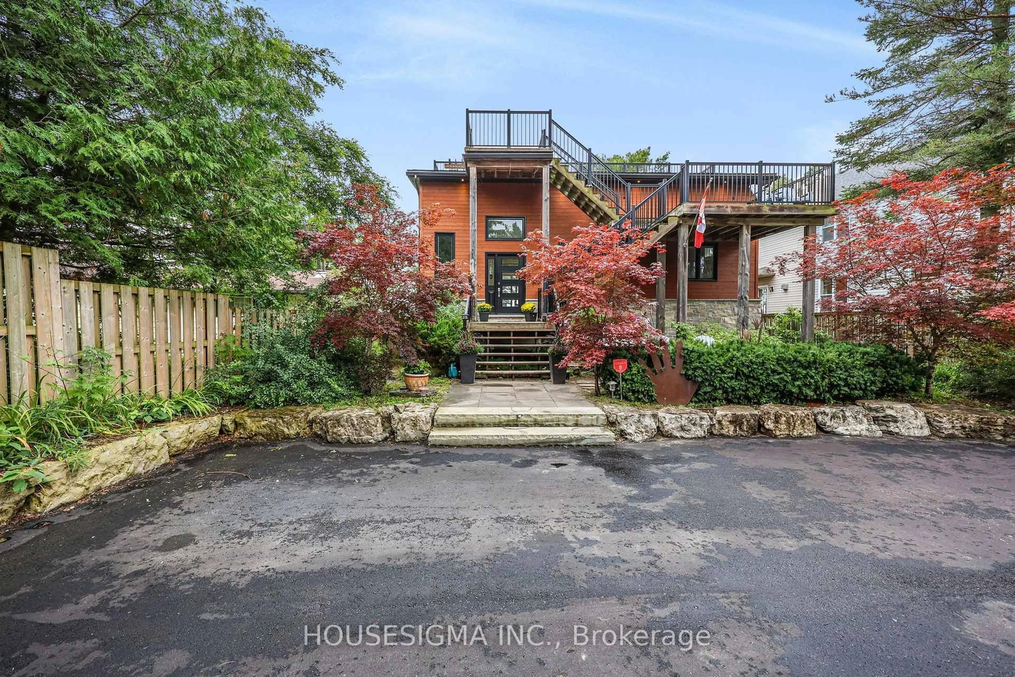 A pic from outside/outdoor area/front of a property/back of a property/a pic from drone, unknown for 1046 River Rd, Wasaga Beach Ontario L9Z 2P6