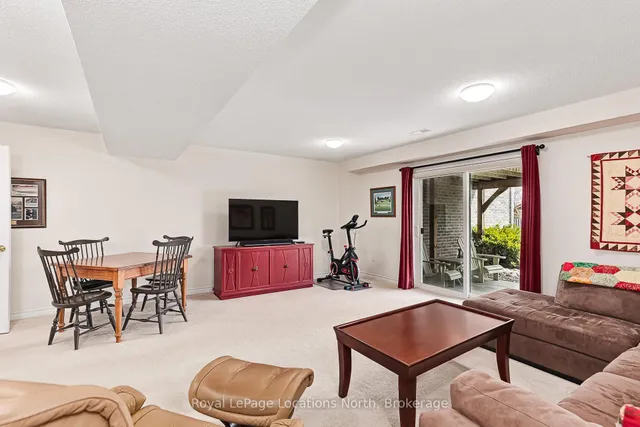 6 Thomas Dr, Collingwood 3