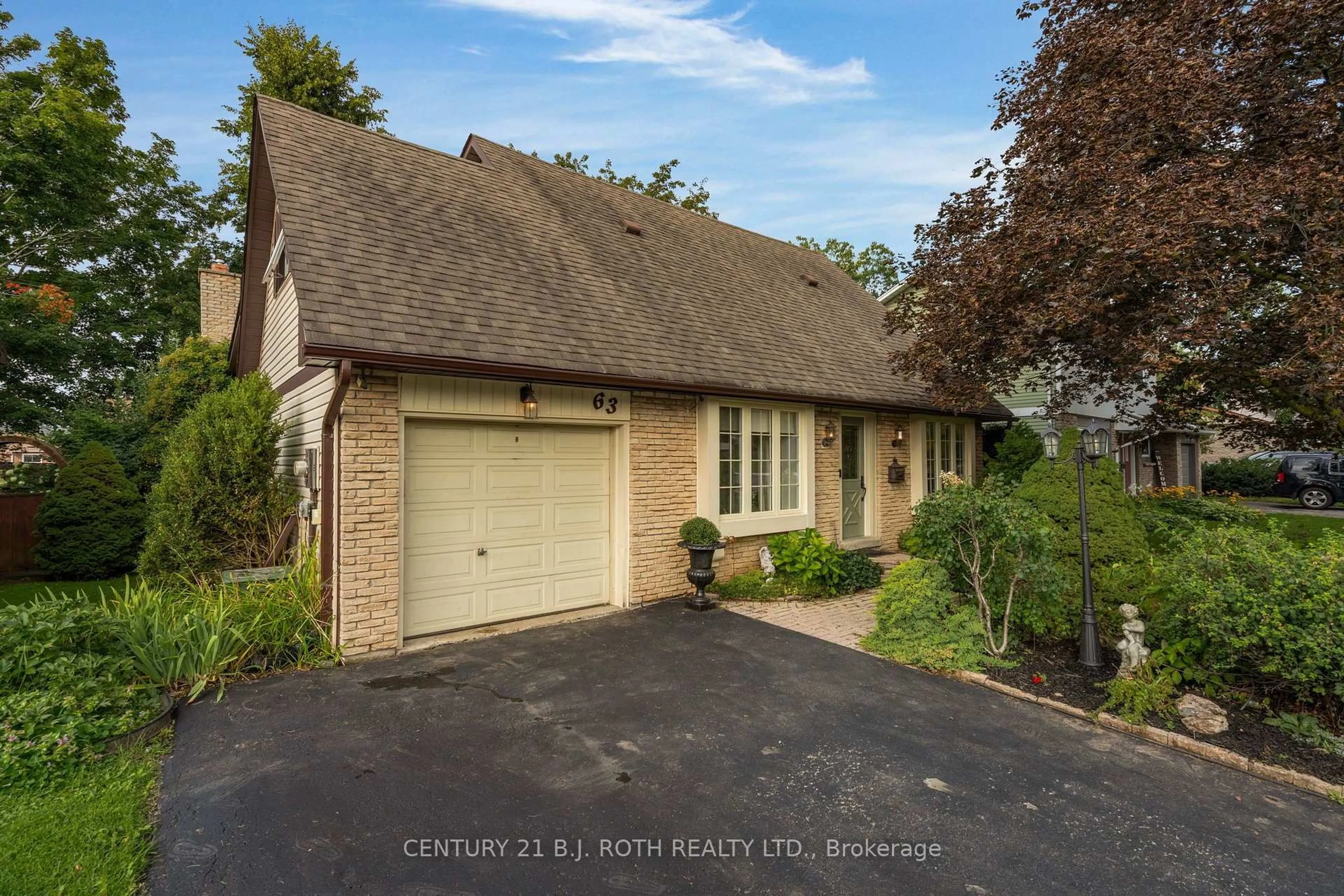 Home with brick exterior material, street for 63 Oren Blvd, Barrie Ontario L4N 4P5