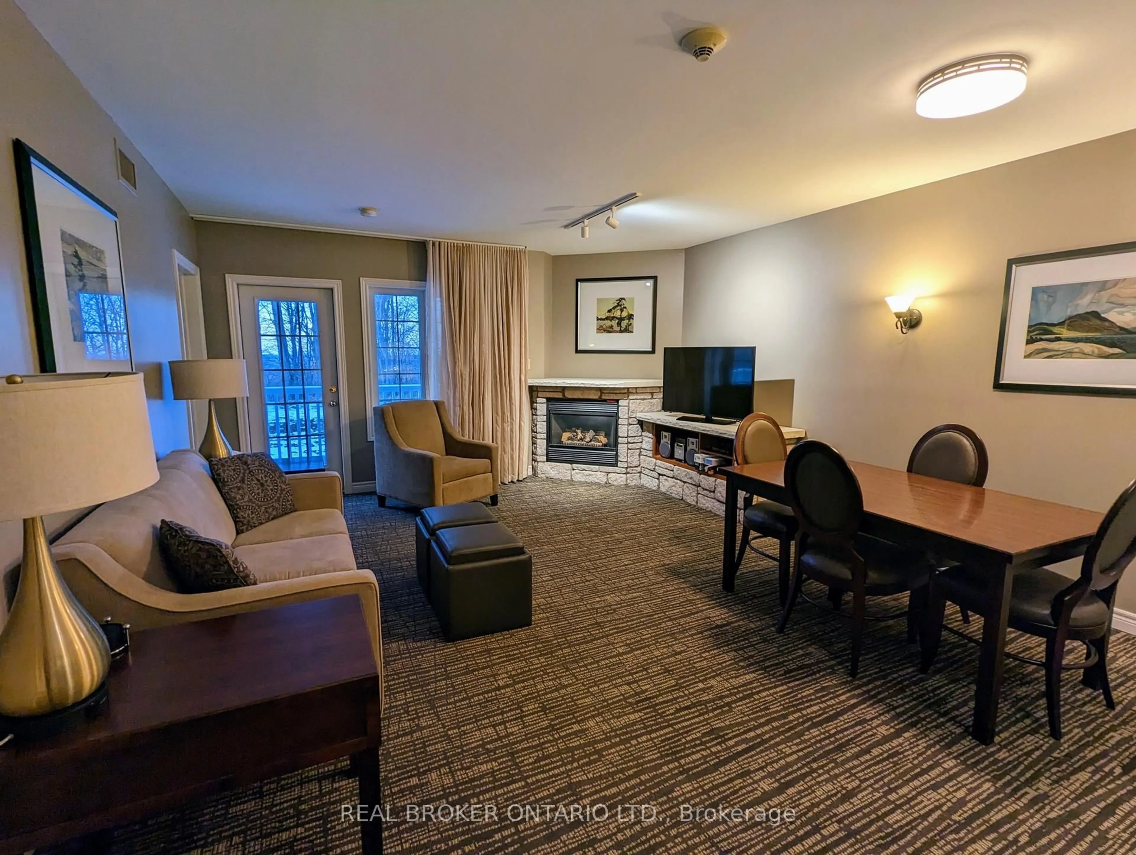 Living room with furniture, unknown for 90 Highland Dr, Oro-Medonte Ontario L0L 2L0