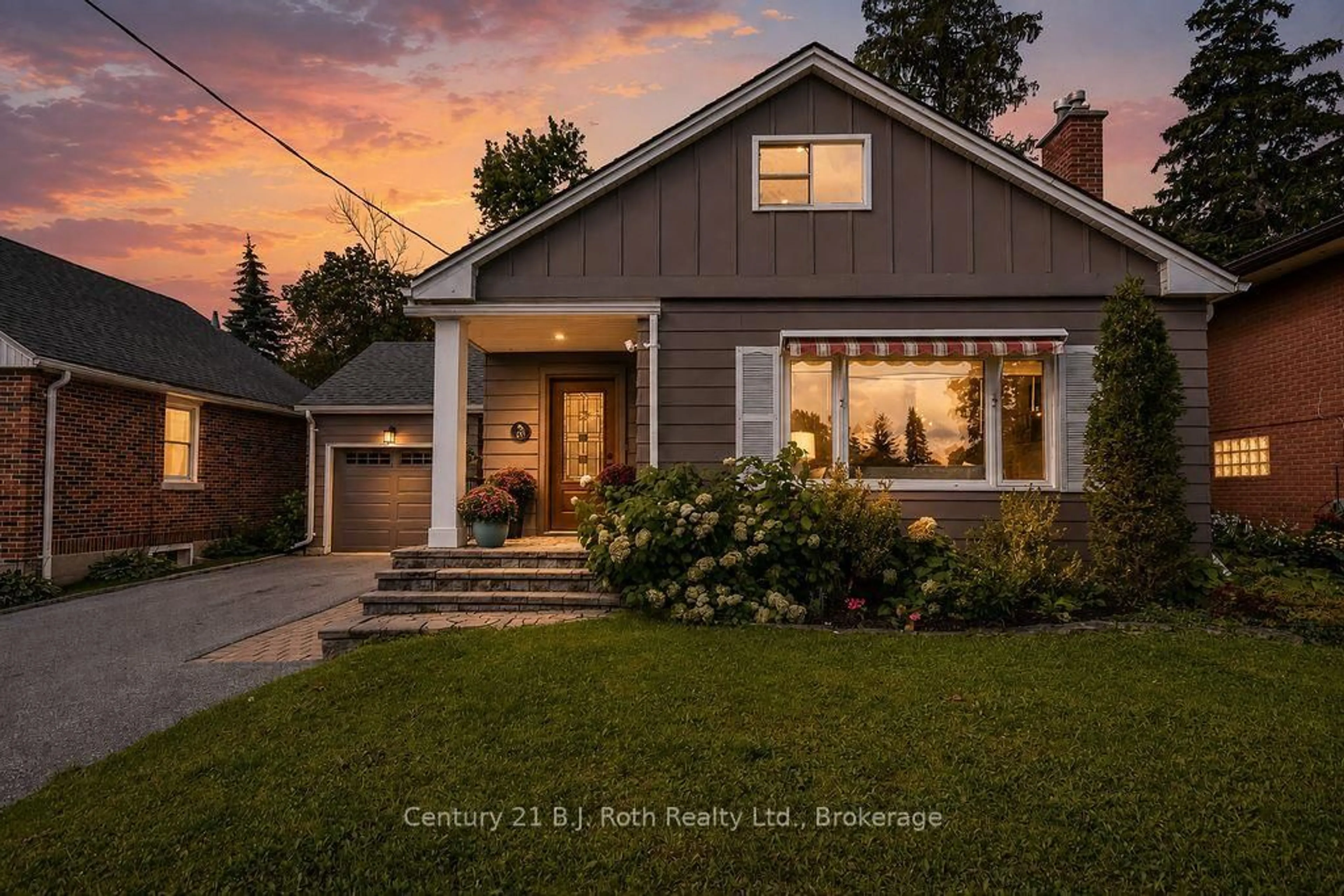 Home with brick exterior material, street for 157 Parkview Ave, Orillia Ontario L3V 4M2