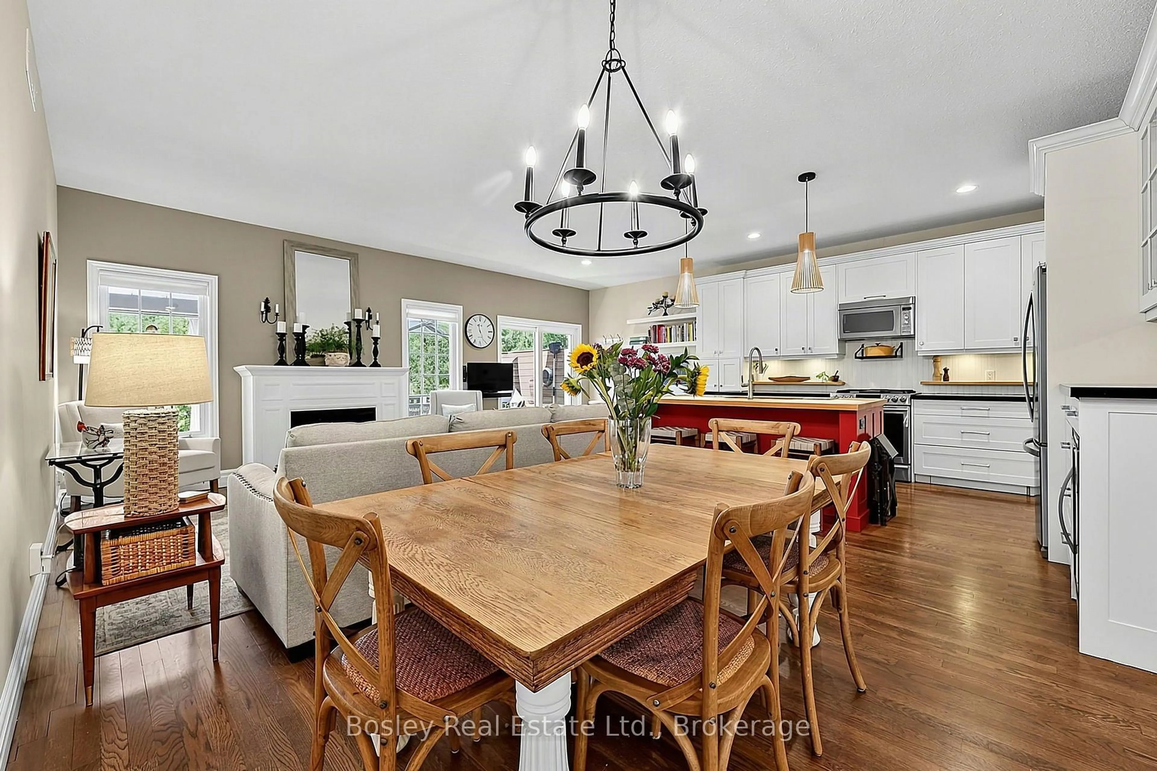 Open concept kitchen, unknown for 230 Napier St, Collingwood Ontario L9Y 3T3