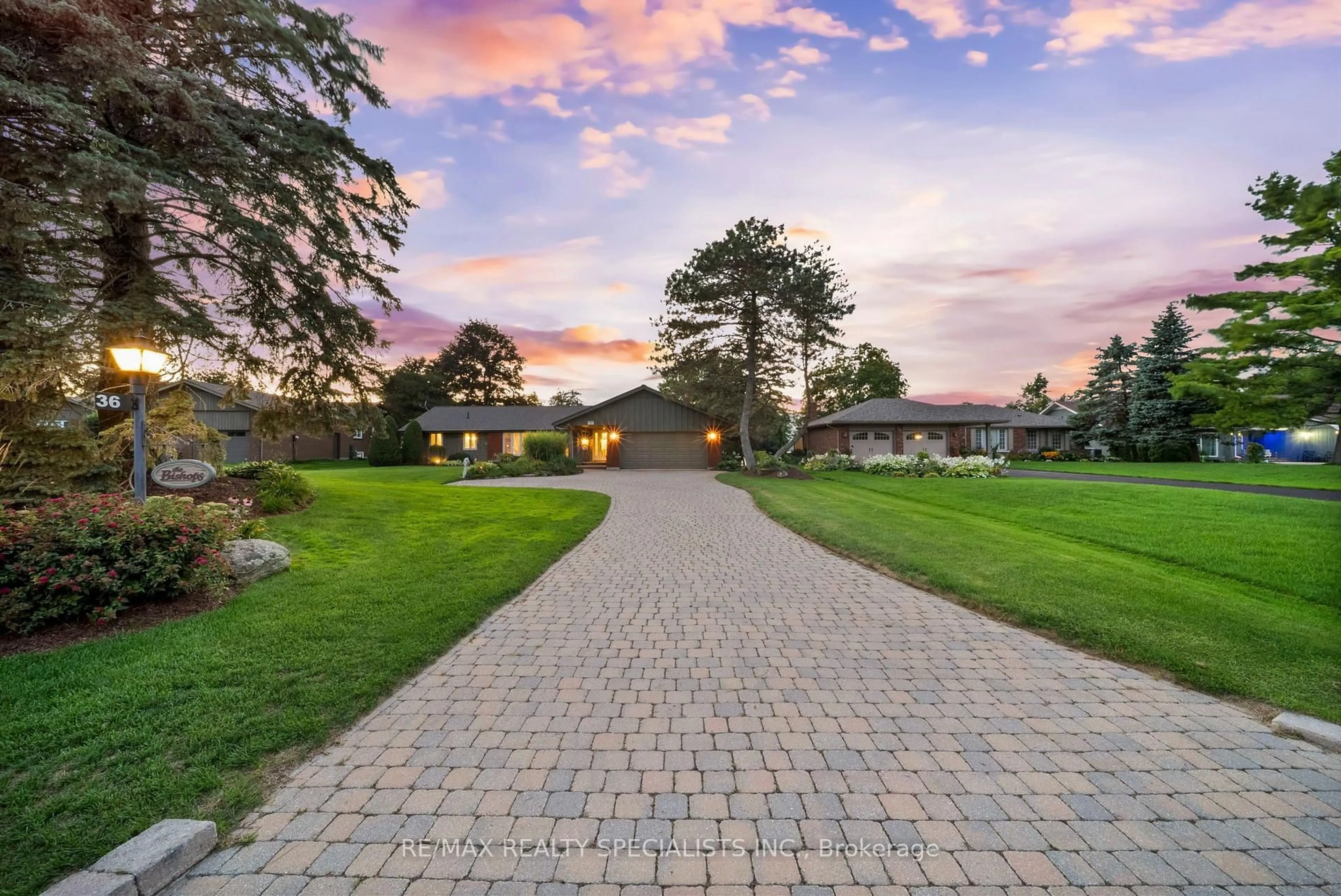 A pic from outside/outdoor area/front of a property/back of a property/a pic from drone, street for 36 Thicketwood Pl, Ramara Ontario L0K 1B0
