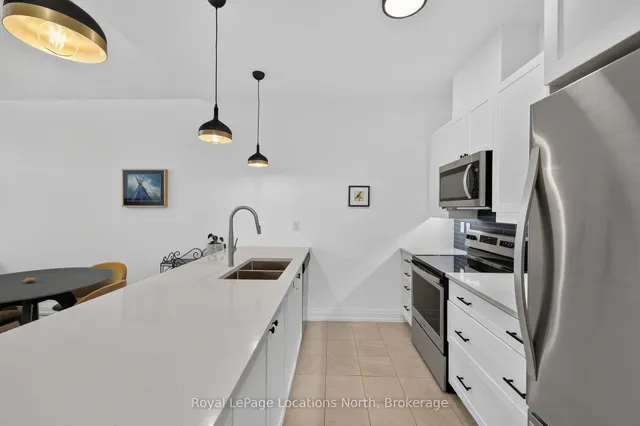 73 Kari Cres, Collingwood 5