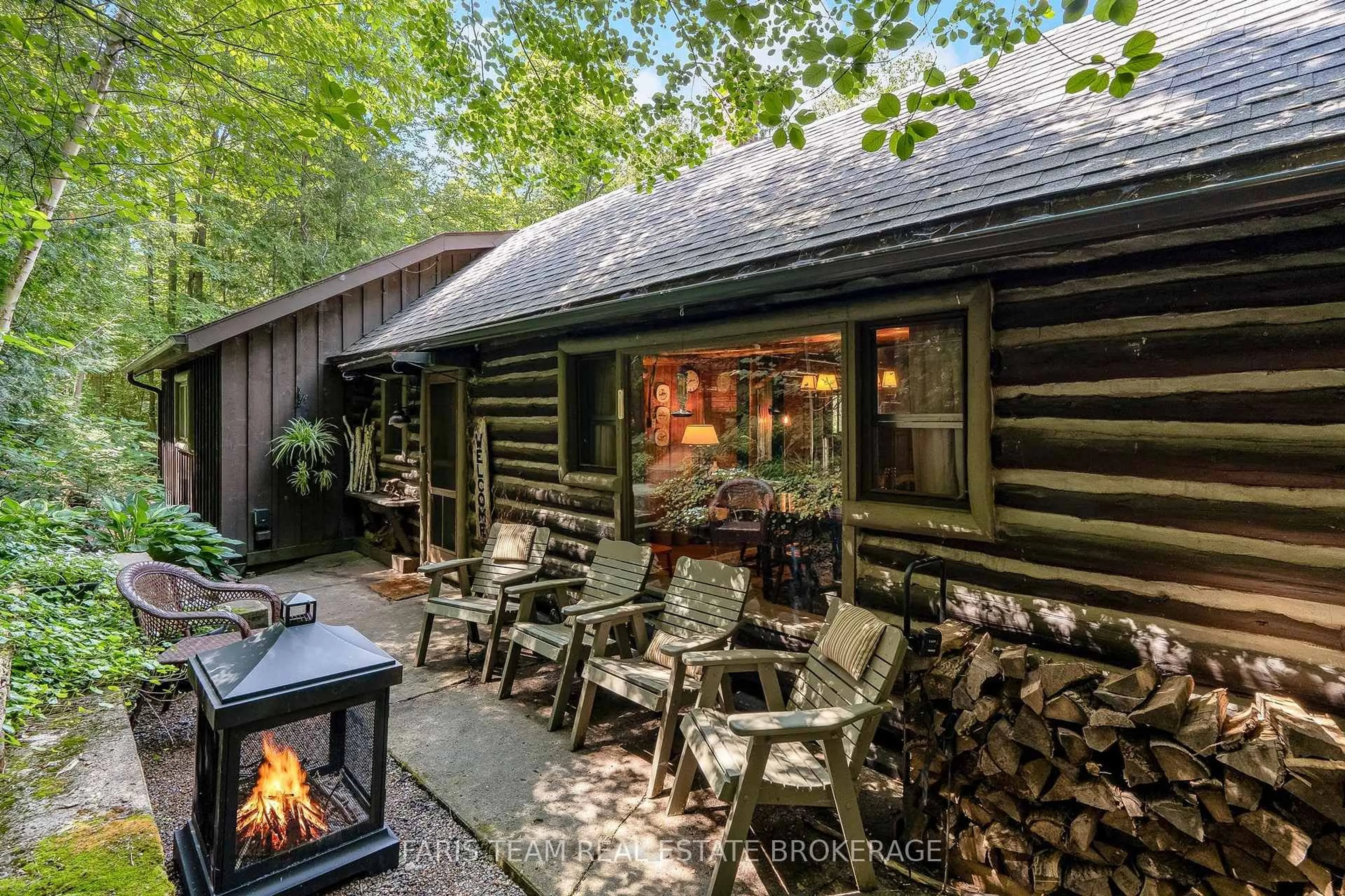 Patio, street for 108 Shoreline Rd, Tiny Ontario L9M 1R3