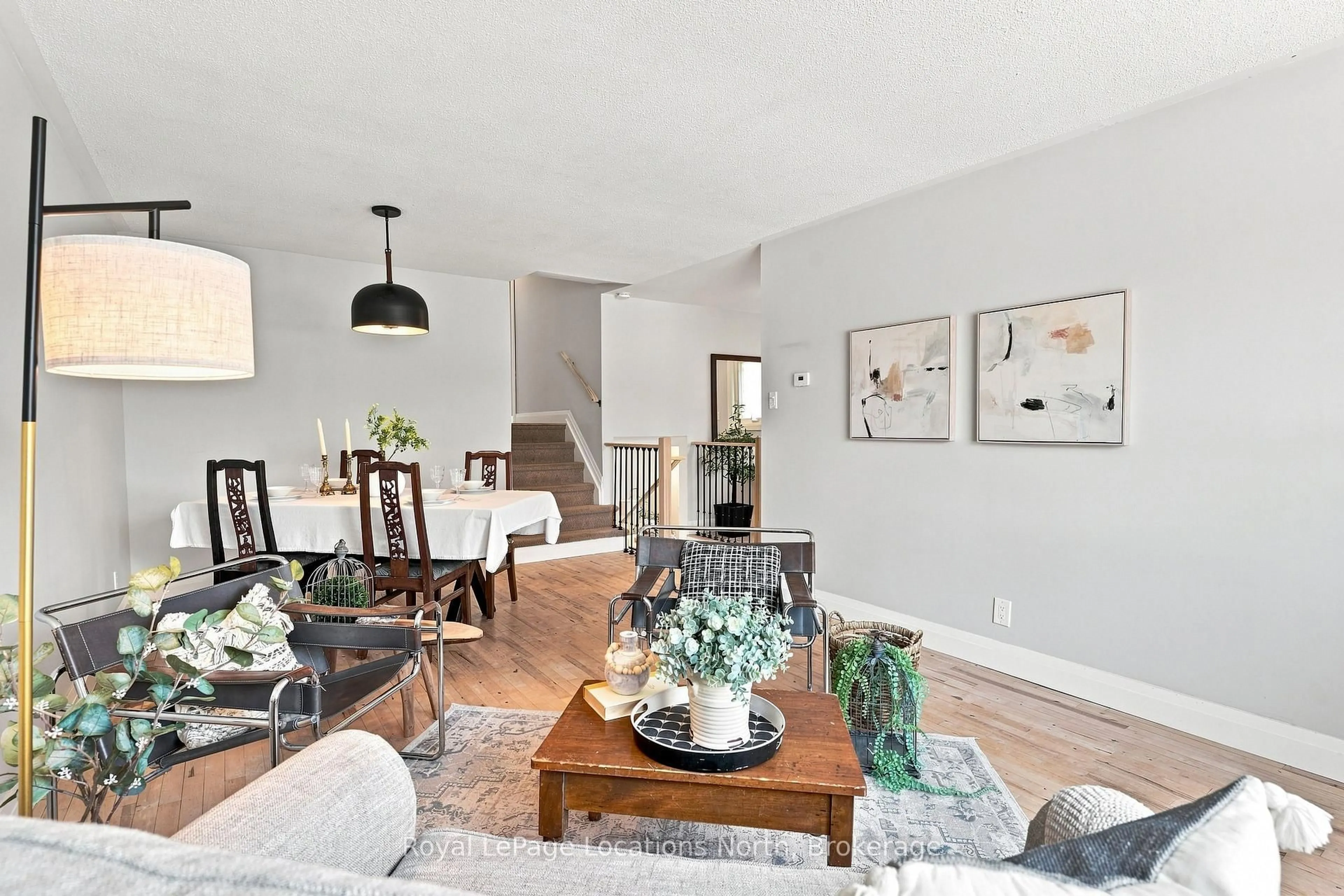 Living room with furniture, unknown for 32 Courtice Cres, Collingwood Ontario L9Y 4G1