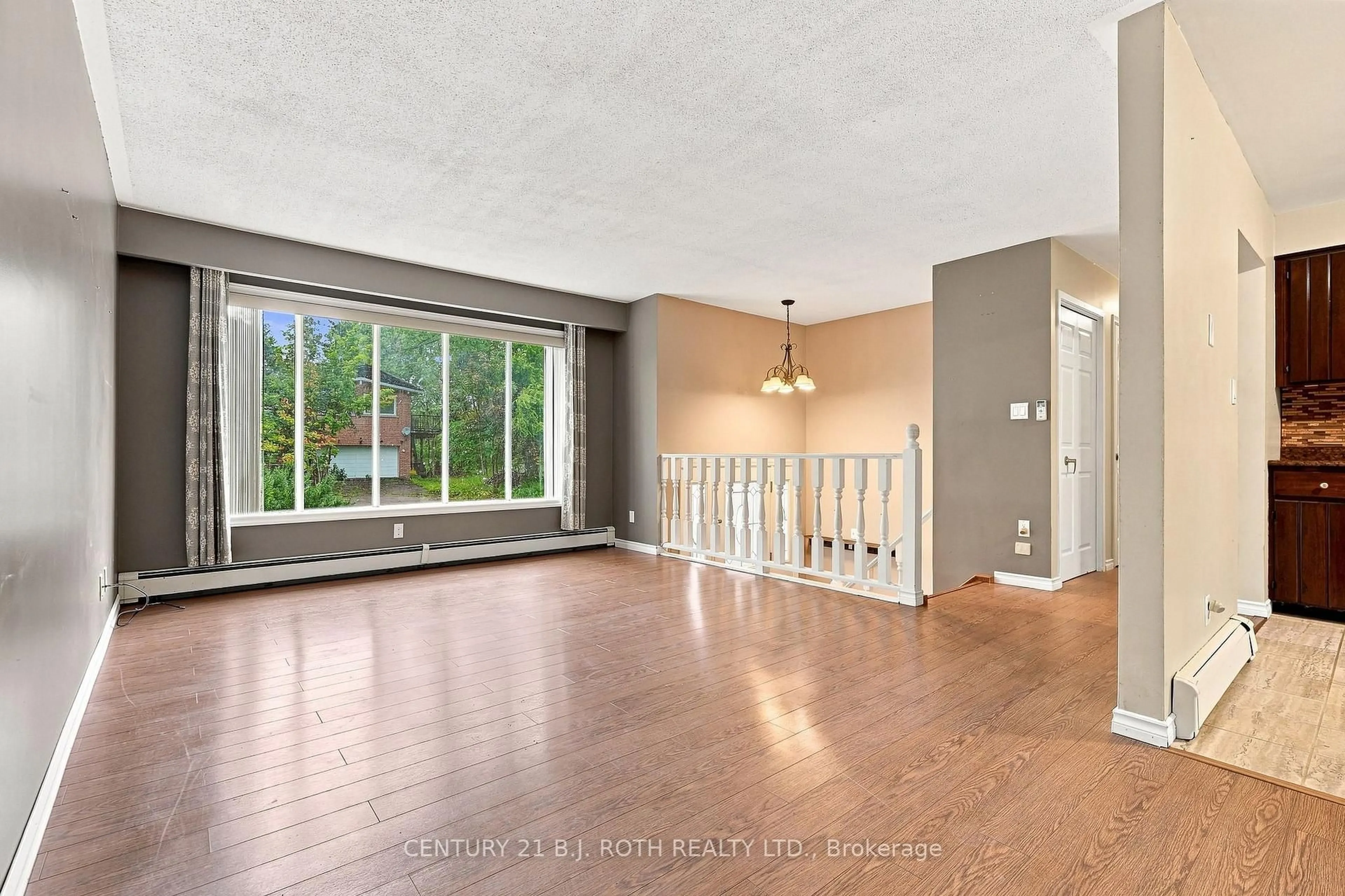 Unknown for 195 North St, Orillia Ontario L3V 2G2