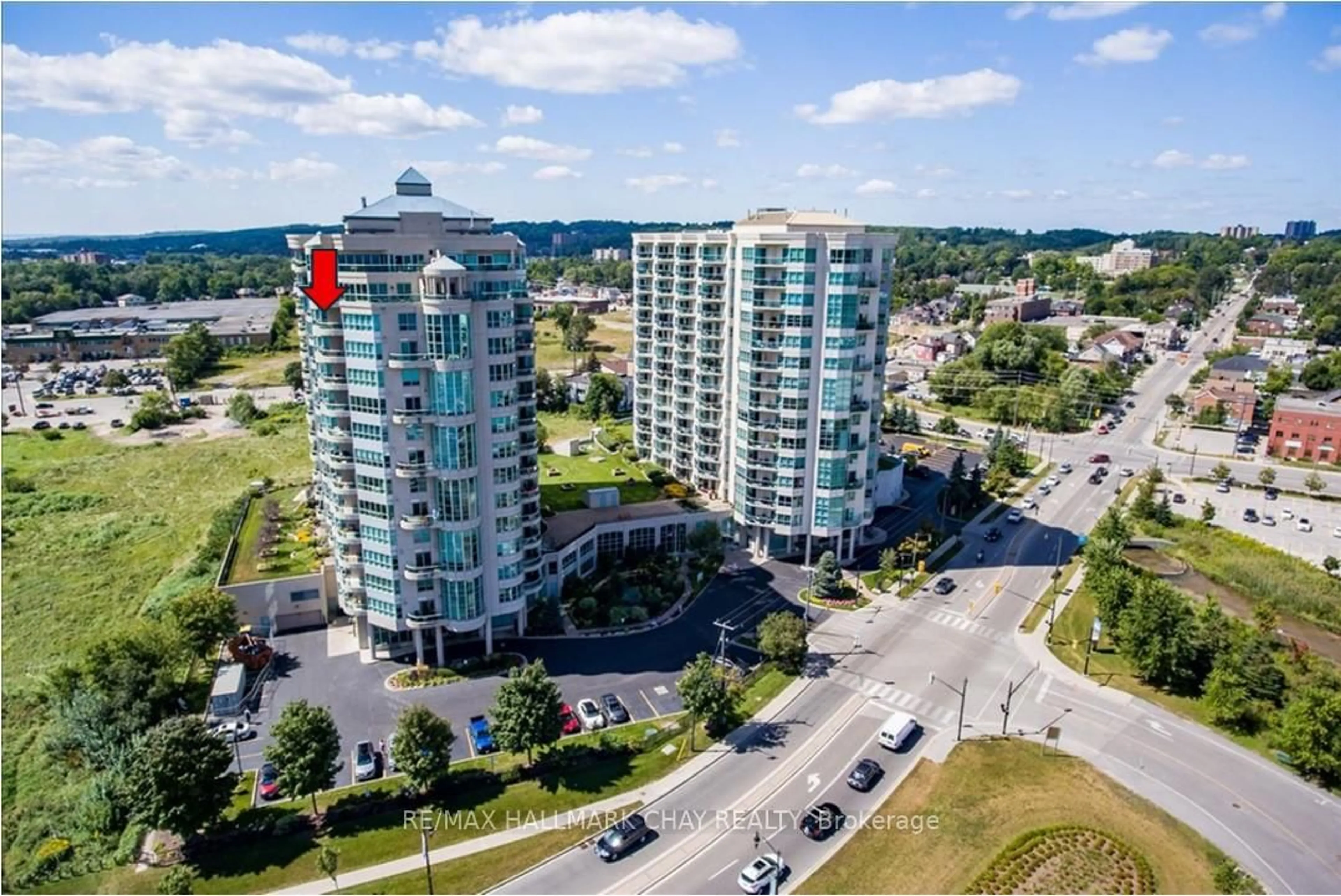 A pic from outside/outdoor area/front of a property/back of a property/a pic from drone, unknown for 2 Toronto St #1411, Barrie Ontario L4N 9R2