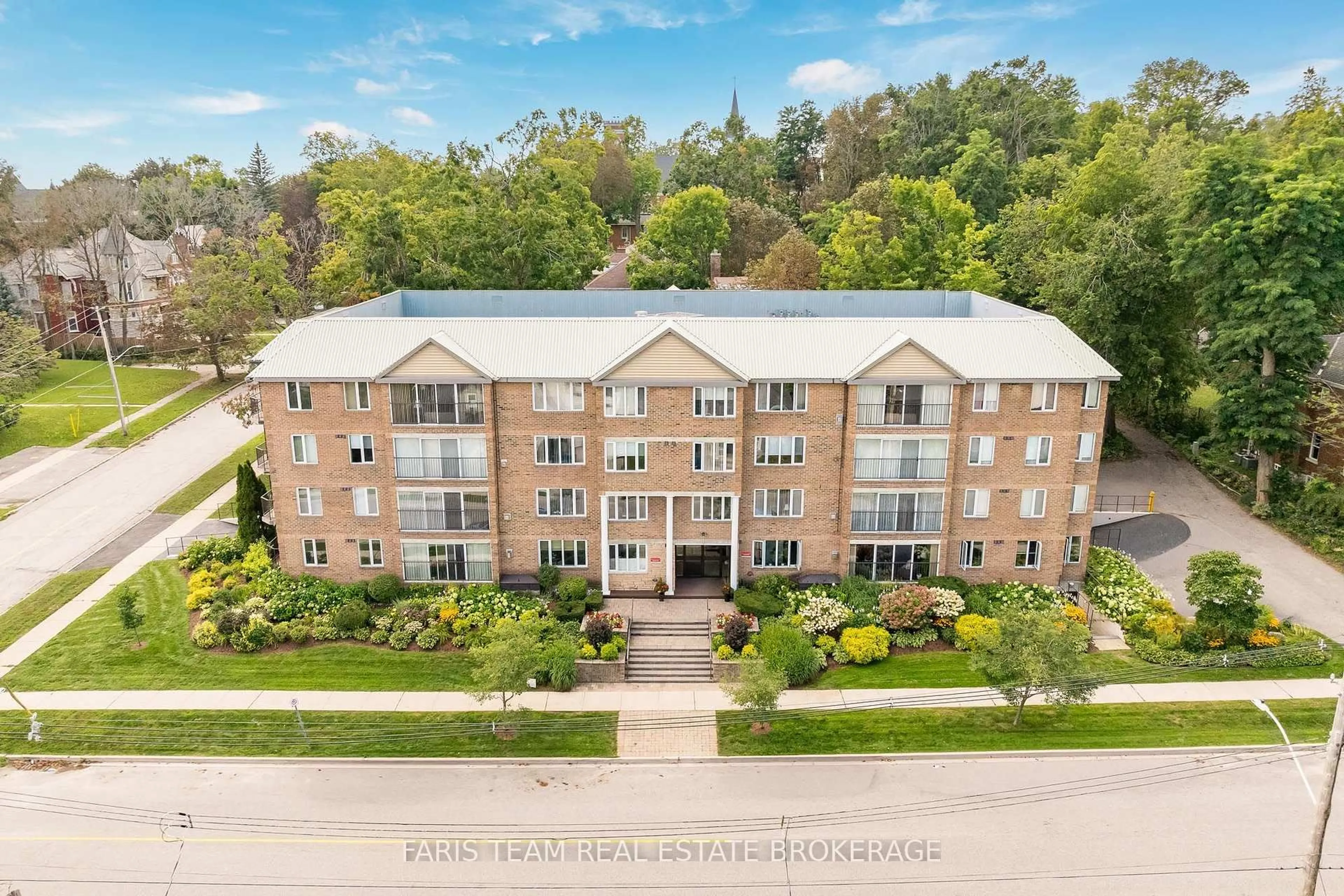 A pic from outside/outdoor area/front of a property/back of a property/a pic from drone, building for 95 Matchedash St #202, Orillia Ontario L3V 4T9