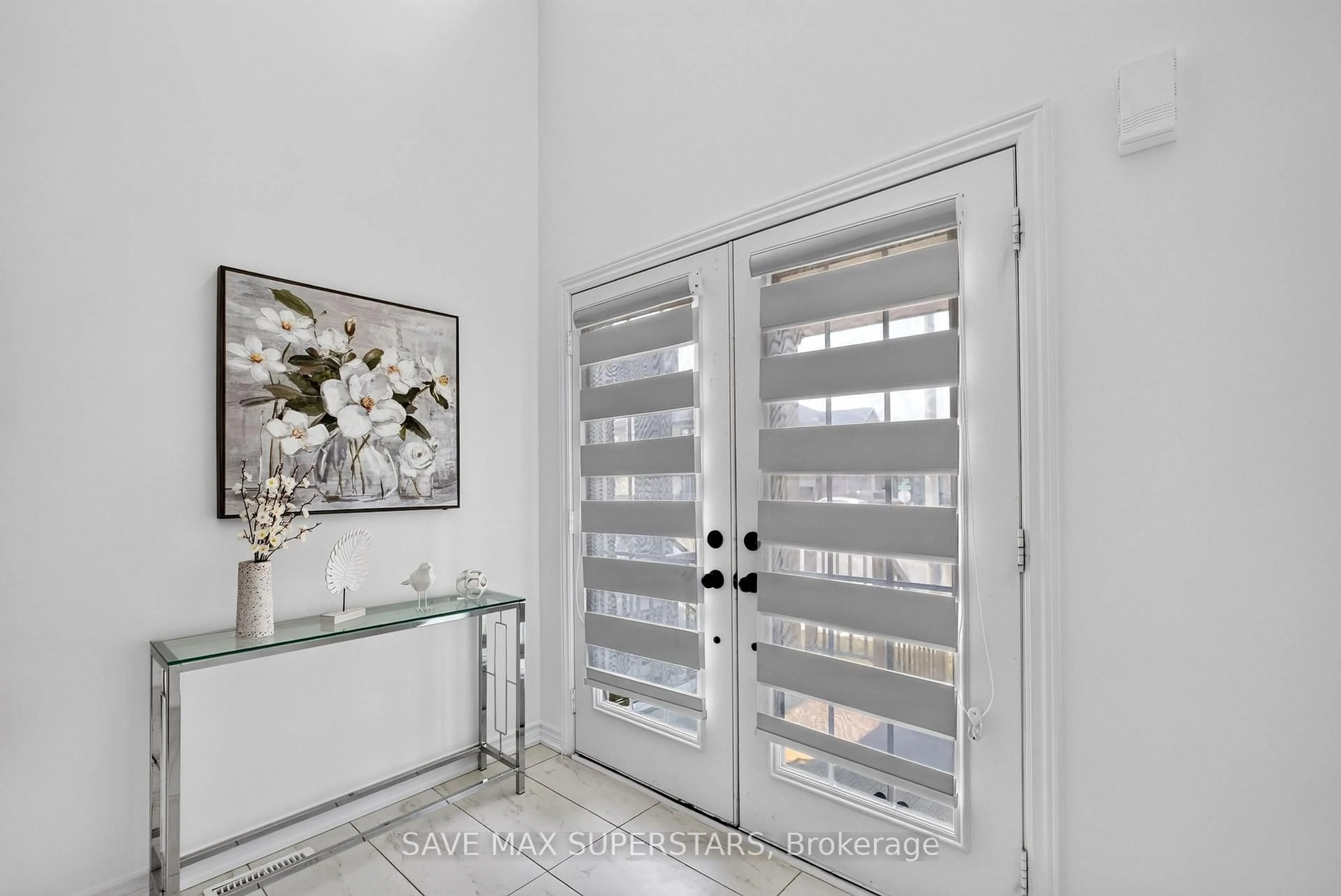Indoor entryway for 59 Wheatfield Rd, Barrie Ontario L9J 0T4