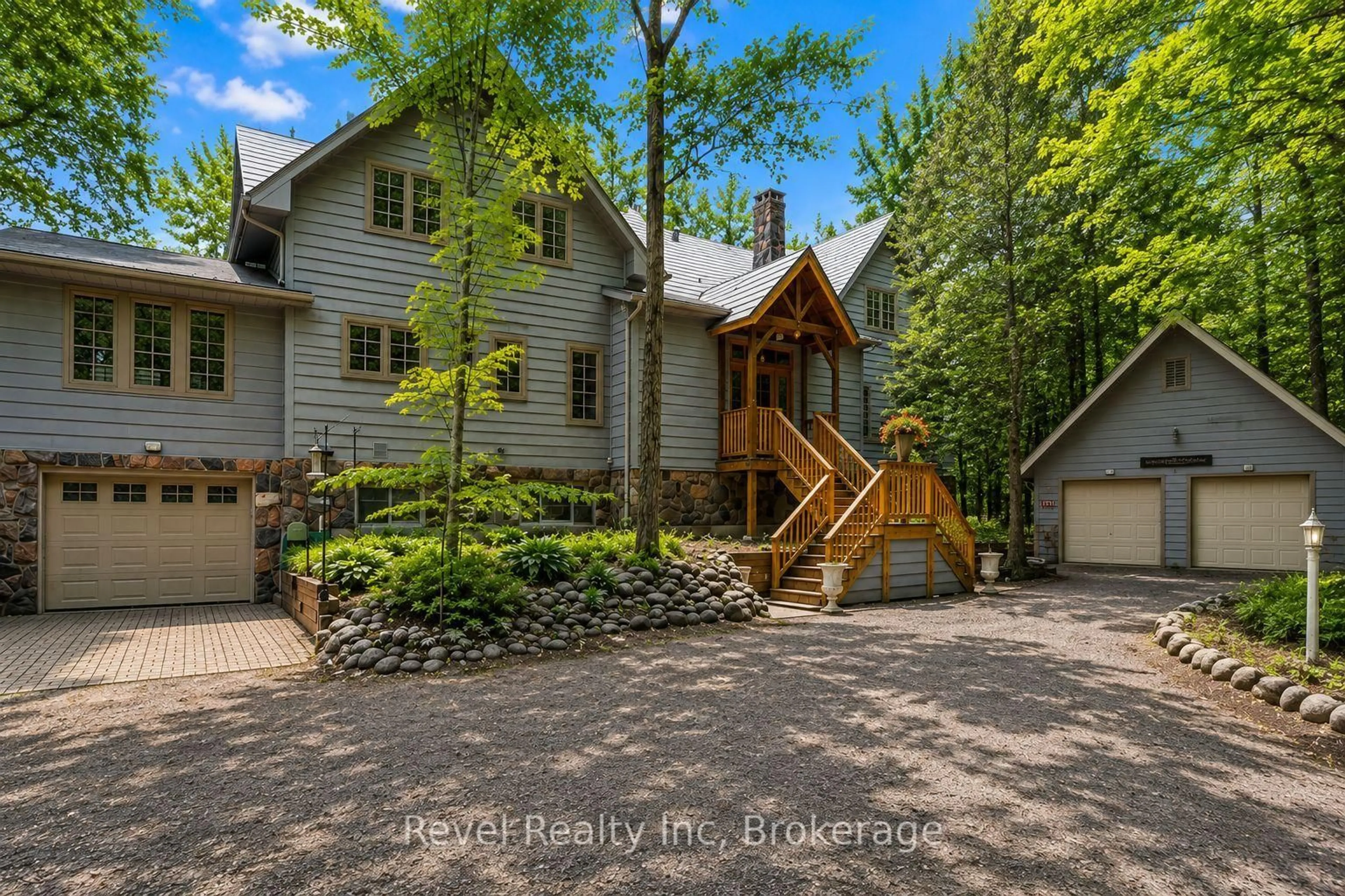 A pic from outside/outdoor area/front of a property/back of a property/a pic from drone, unknown for 731 Concession 15, Tiny Ontario L9M 0H7