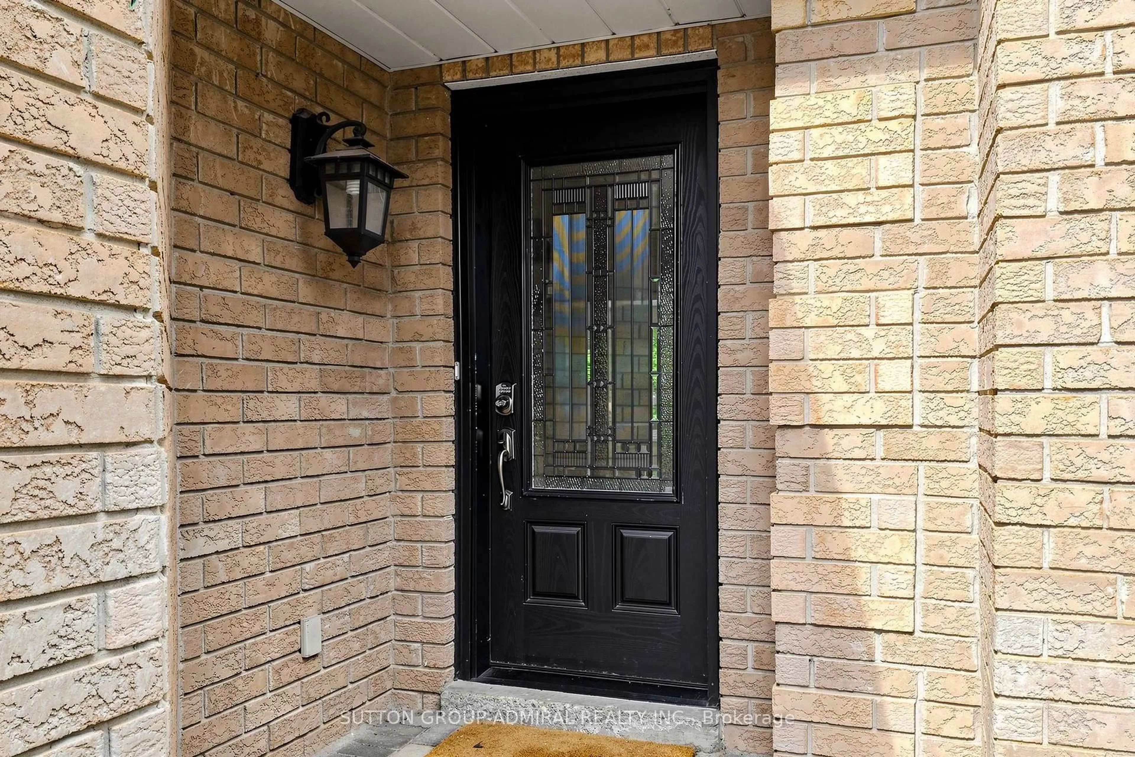 Indoor entryway for 38 Felt Cres, Barrie Ontario L4N 8V1