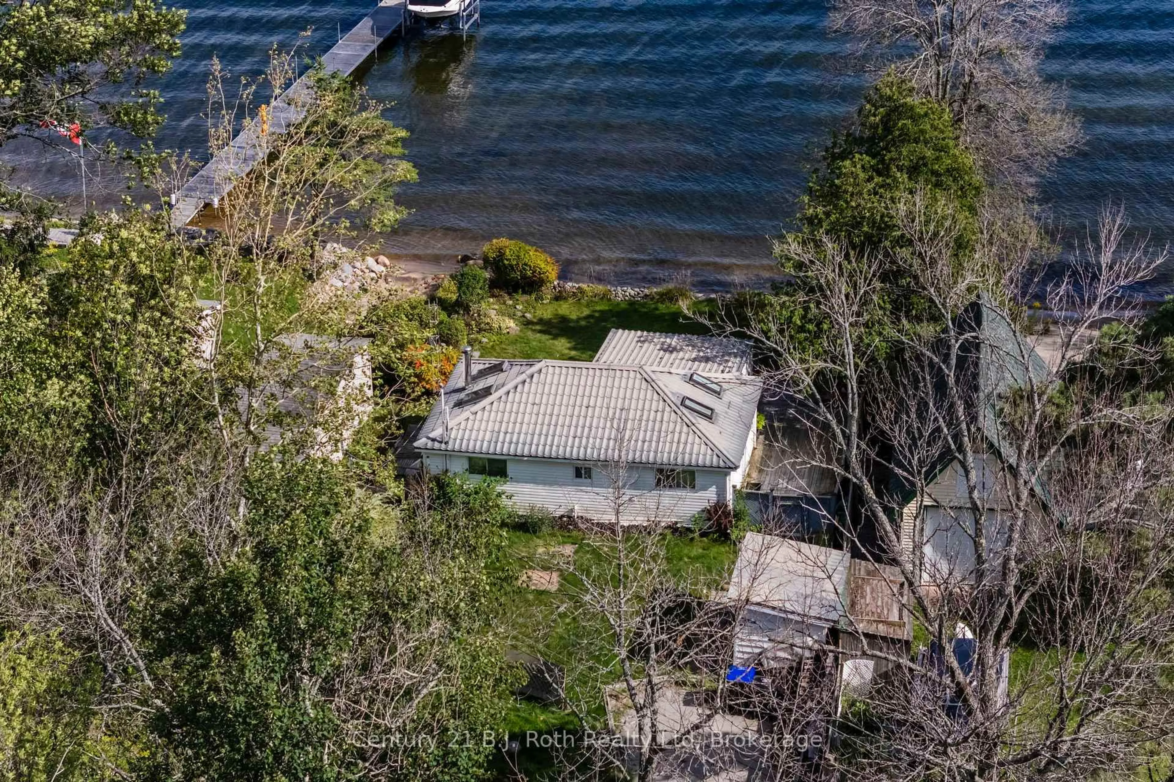 A pic from outside/outdoor area/front of a property/back of a property/a pic from drone, water/lake/river/ocean view for 15 Bow Rd, Tiny Ontario L9M 0B3