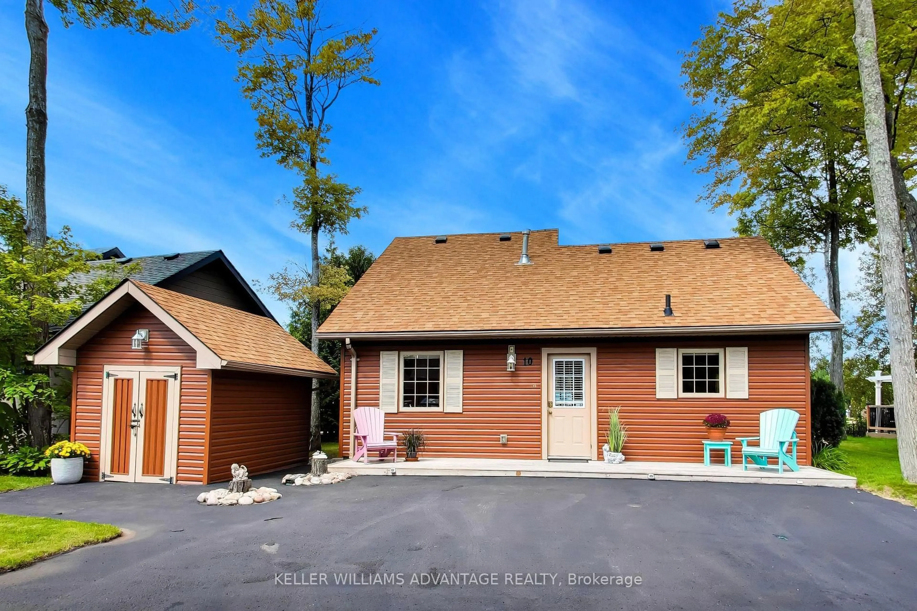 Home with brick exterior material, street for 10 Cabin Cres, Wasaga Beach Ontario L9Z 1X7