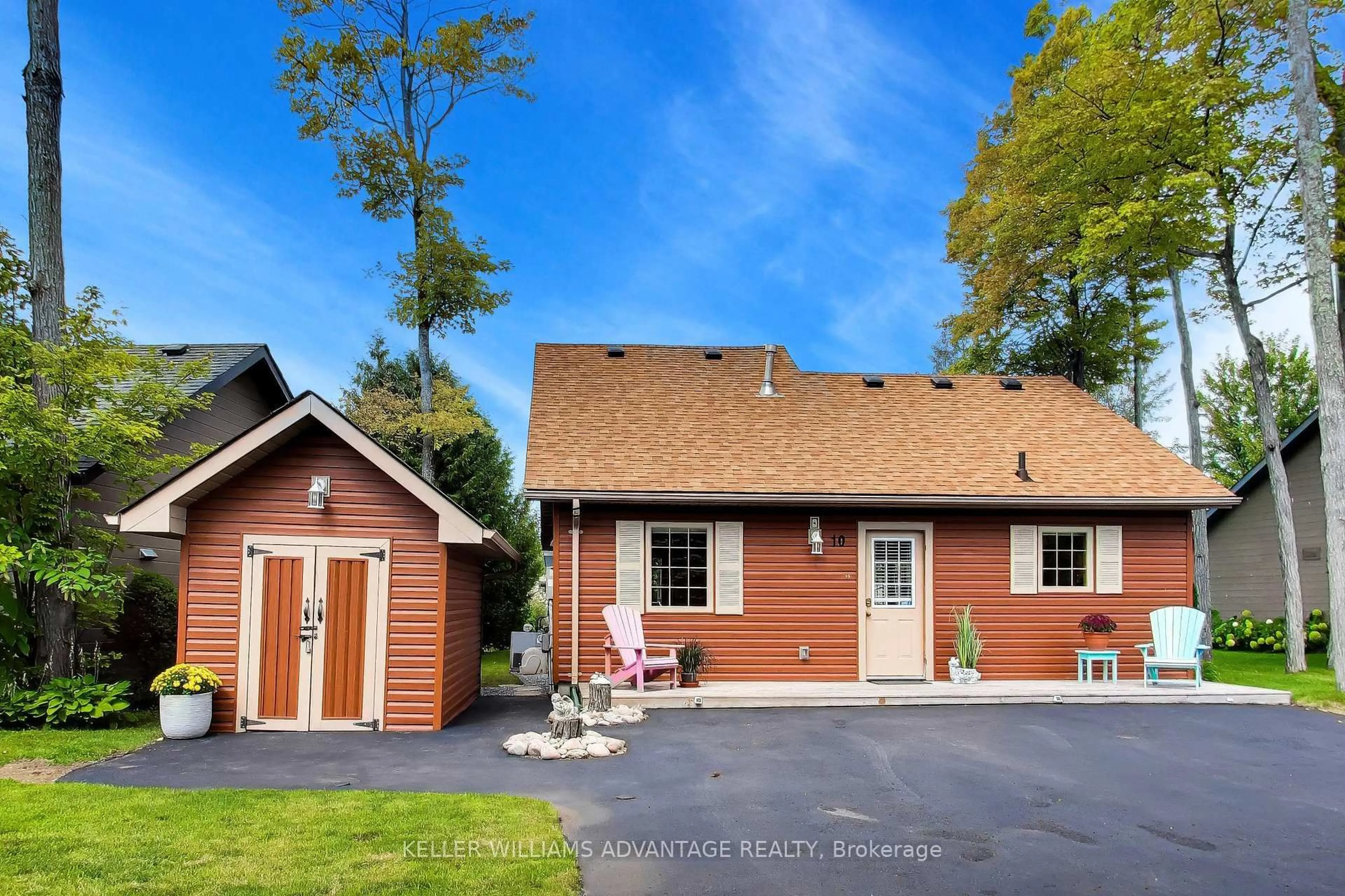 Home with brick exterior material, street for 10 Cabin Cres, Wasaga Beach Ontario L9Z 1X7