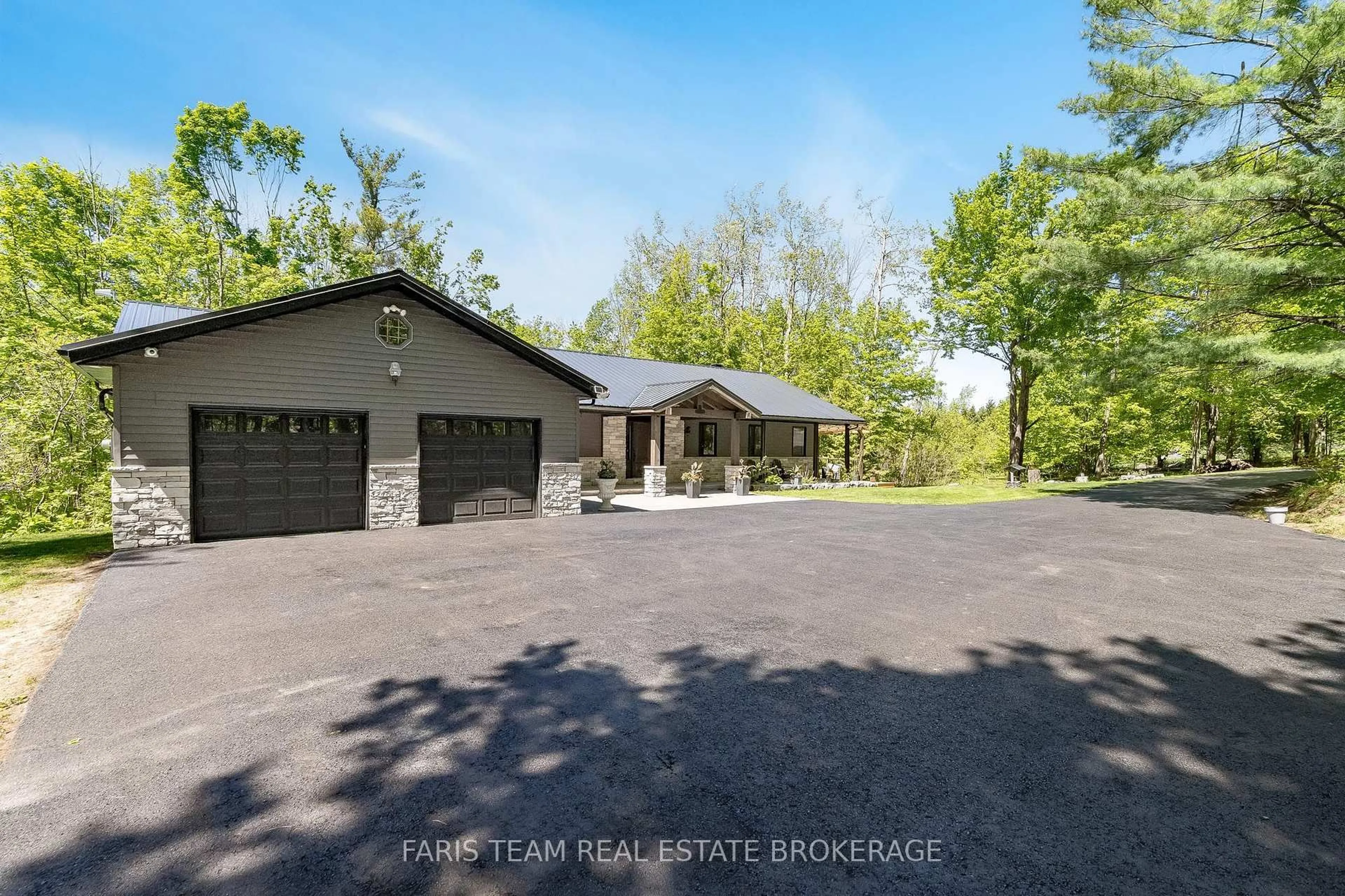 A pic from outside/outdoor area/front of a property/back of a property/a pic from drone, water/lake/river/ocean view for 800 Mount St. Louis Rd, Oro-Medonte Ontario L0L 1V0