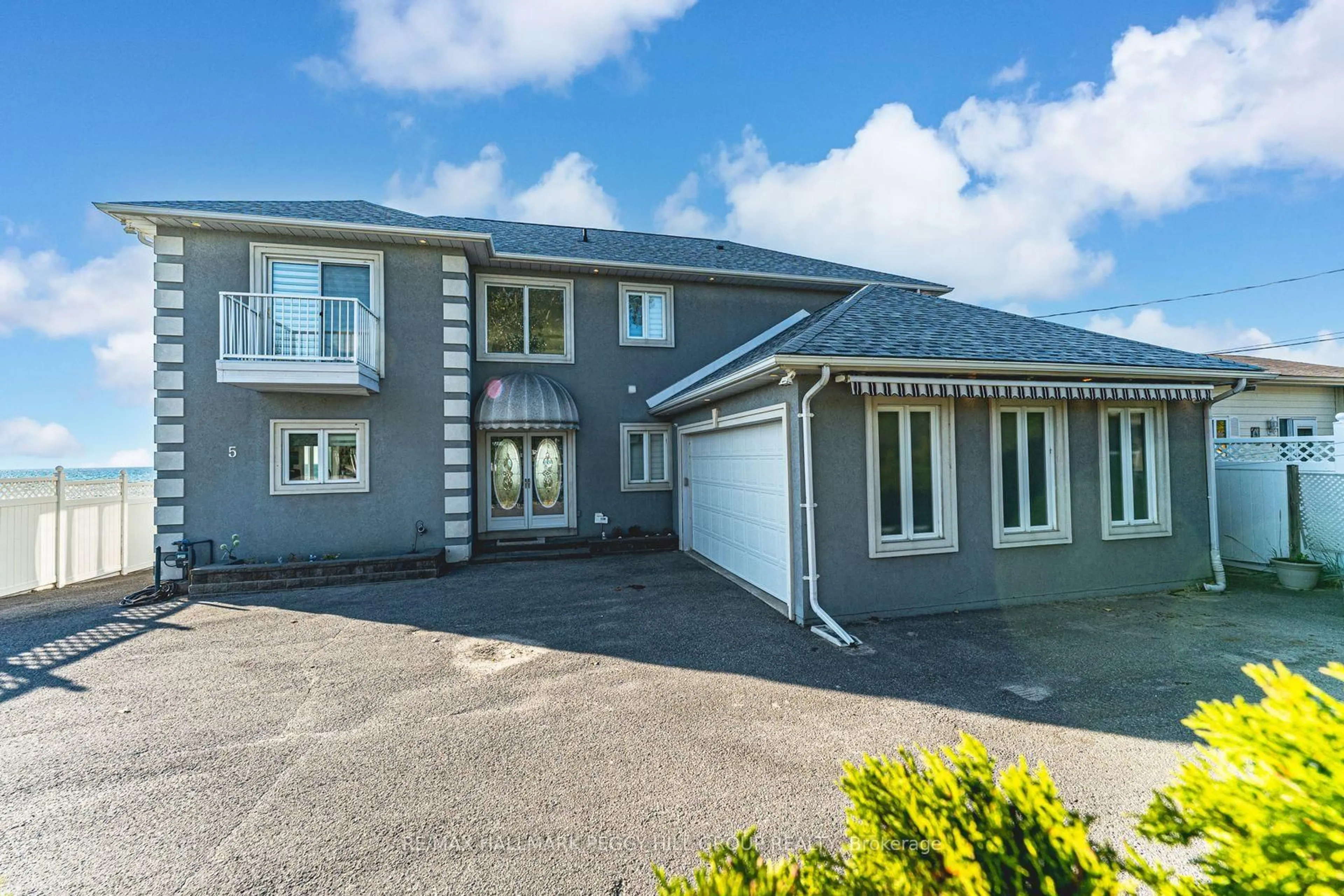 A pic from outside/outdoor area/front of a property/back of a property/a pic from drone, street for 5 17th St, Wasaga Beach Ontario L9Z 2H9