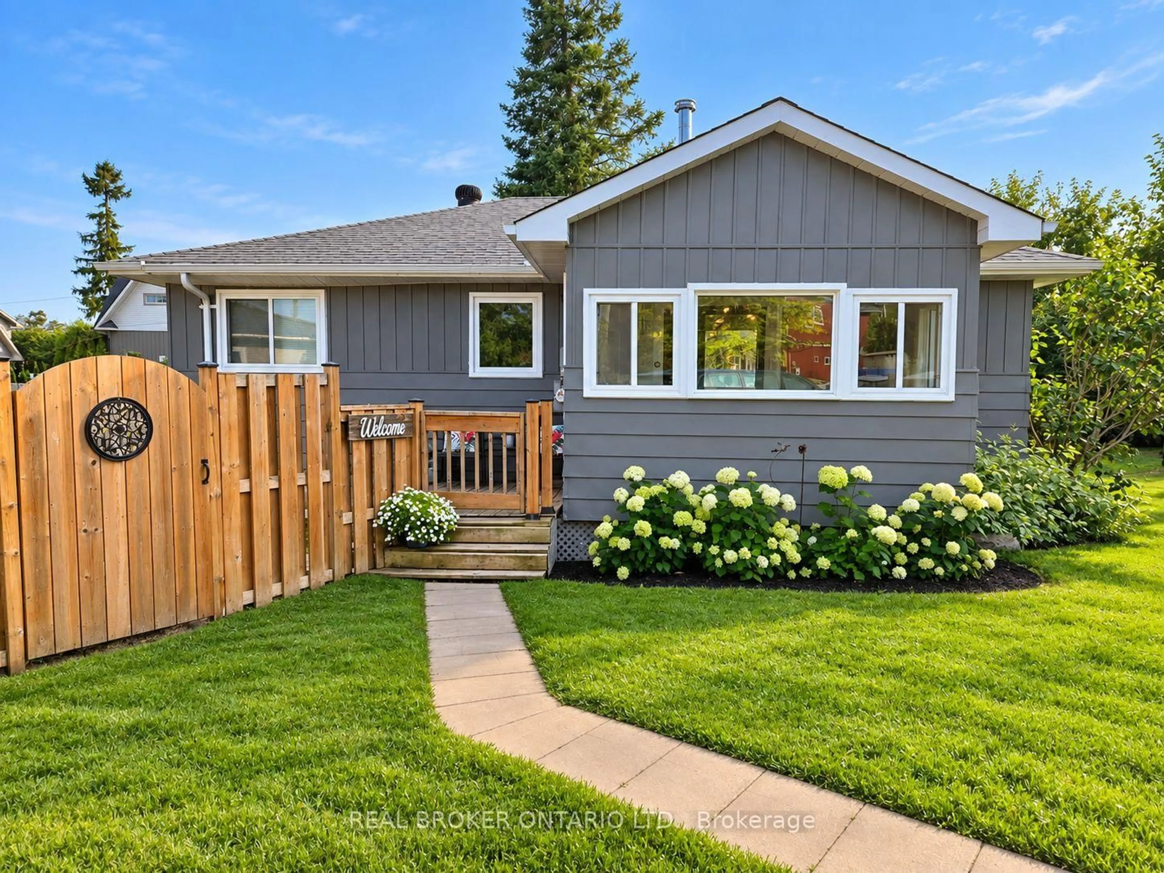 Home with vinyl exterior material, street for 23 Owen Rd, Oro-Medonte Ontario L0L 1T0