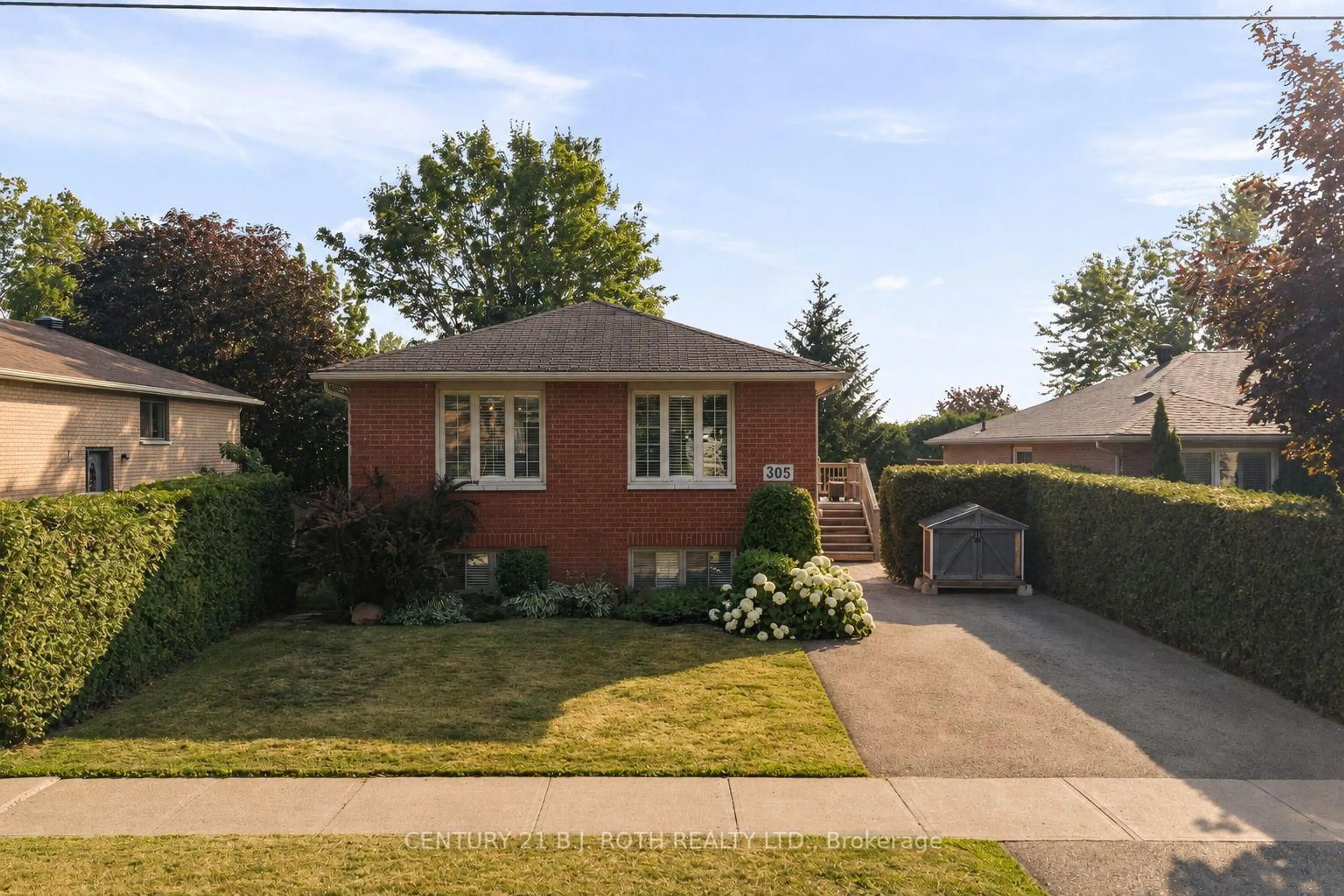 Home with brick exterior material, street for 305 Park St, Orillia Ontario L3V 7R6