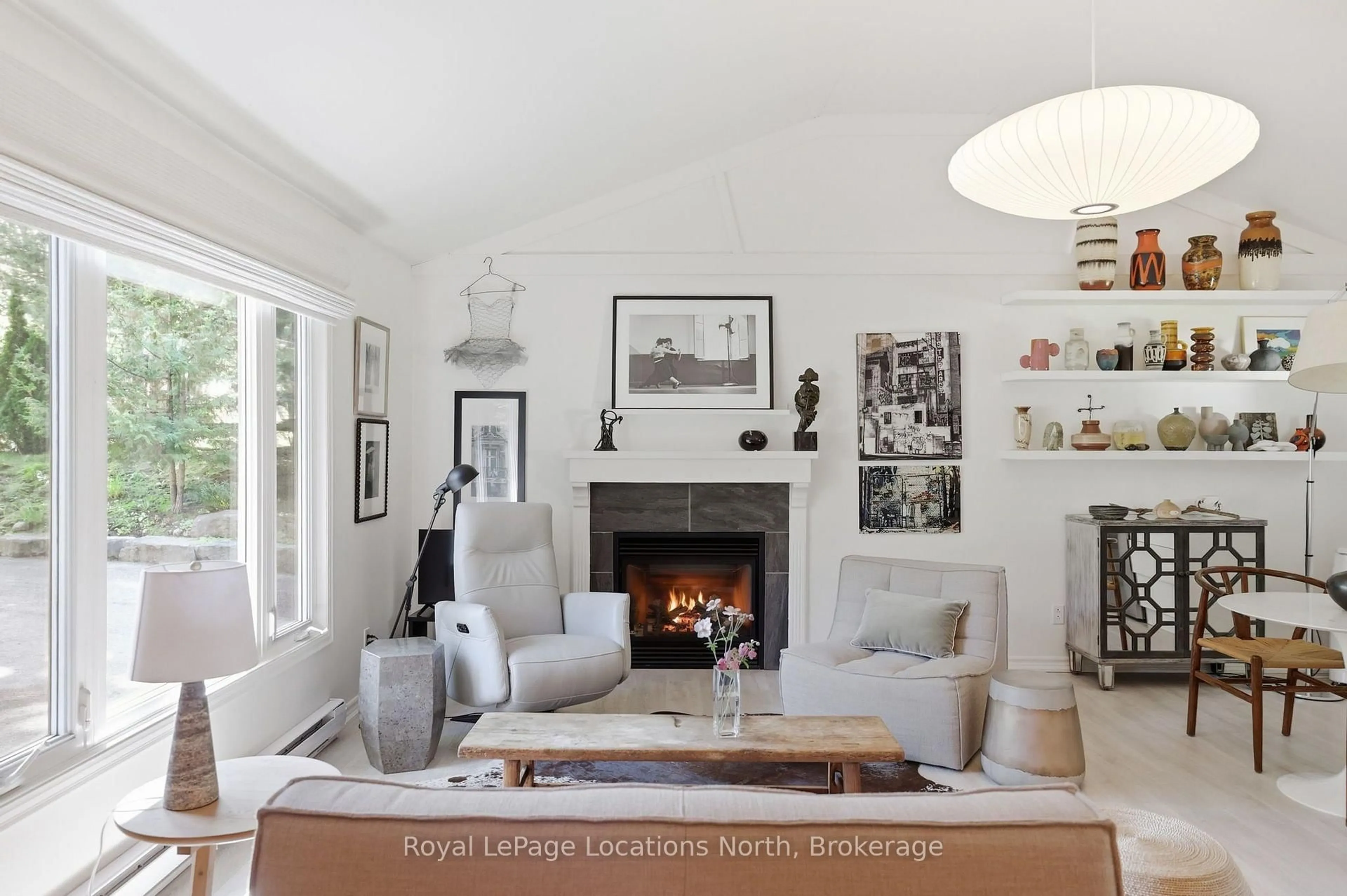 Living room with furniture, unknown for 188 39TH St, Wasaga Beach Ontario L9Z 1S3