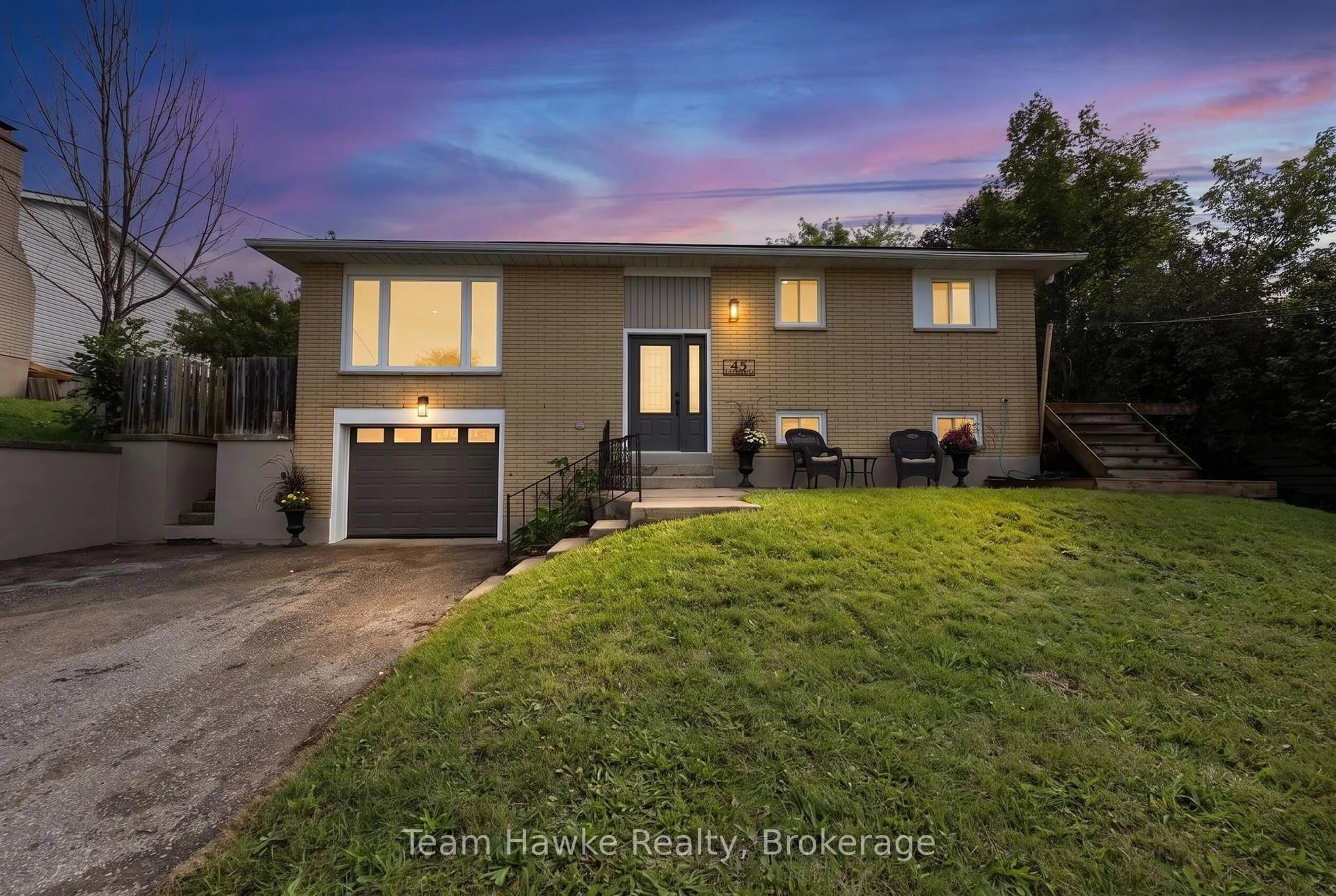 Home with vinyl exterior material, street for 45 Easton Ave, Tay Ontario L0K 1R0