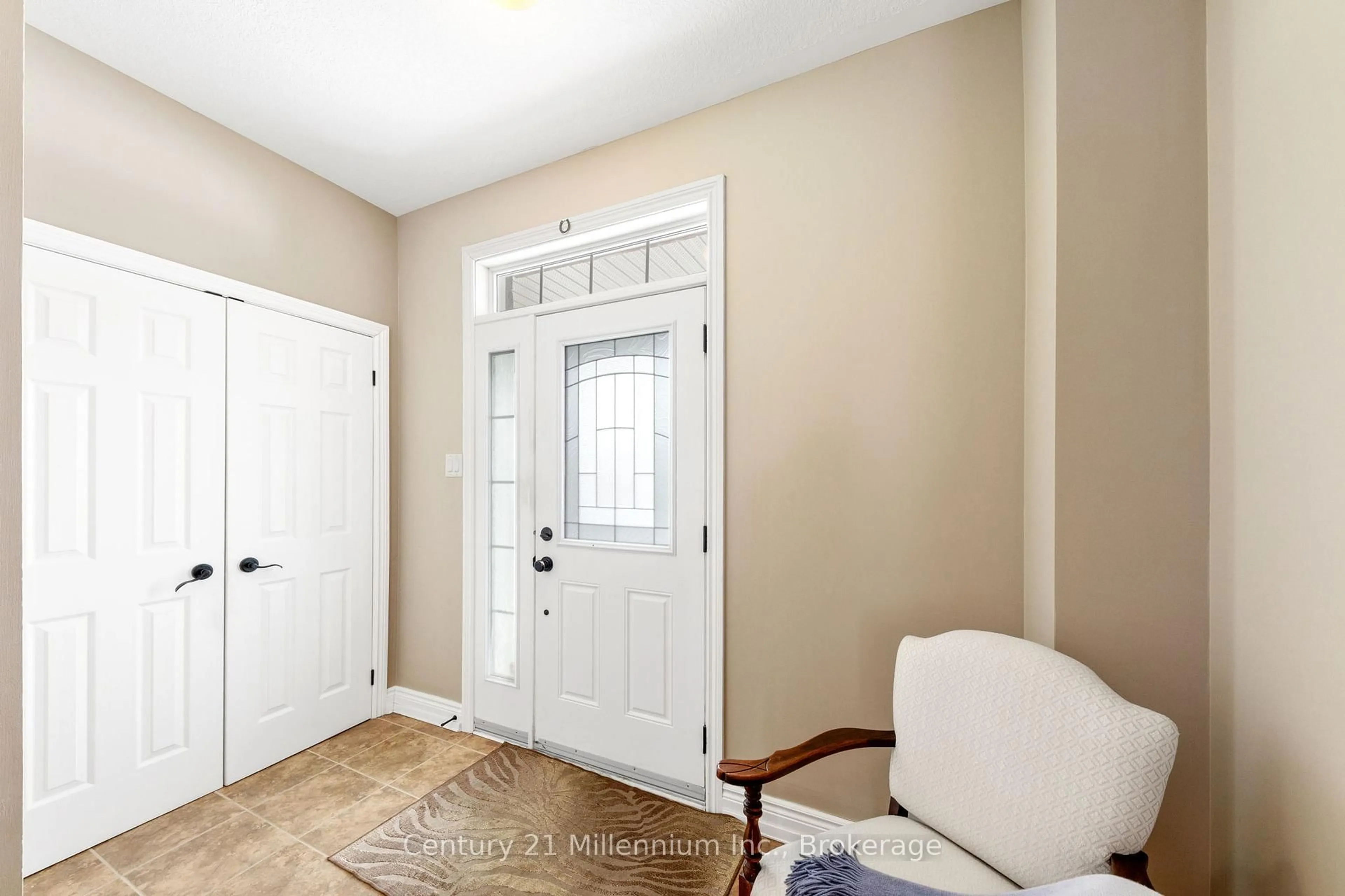 Indoor entryway for 9 Hill St, Collingwood Ontario L9Y 0A7