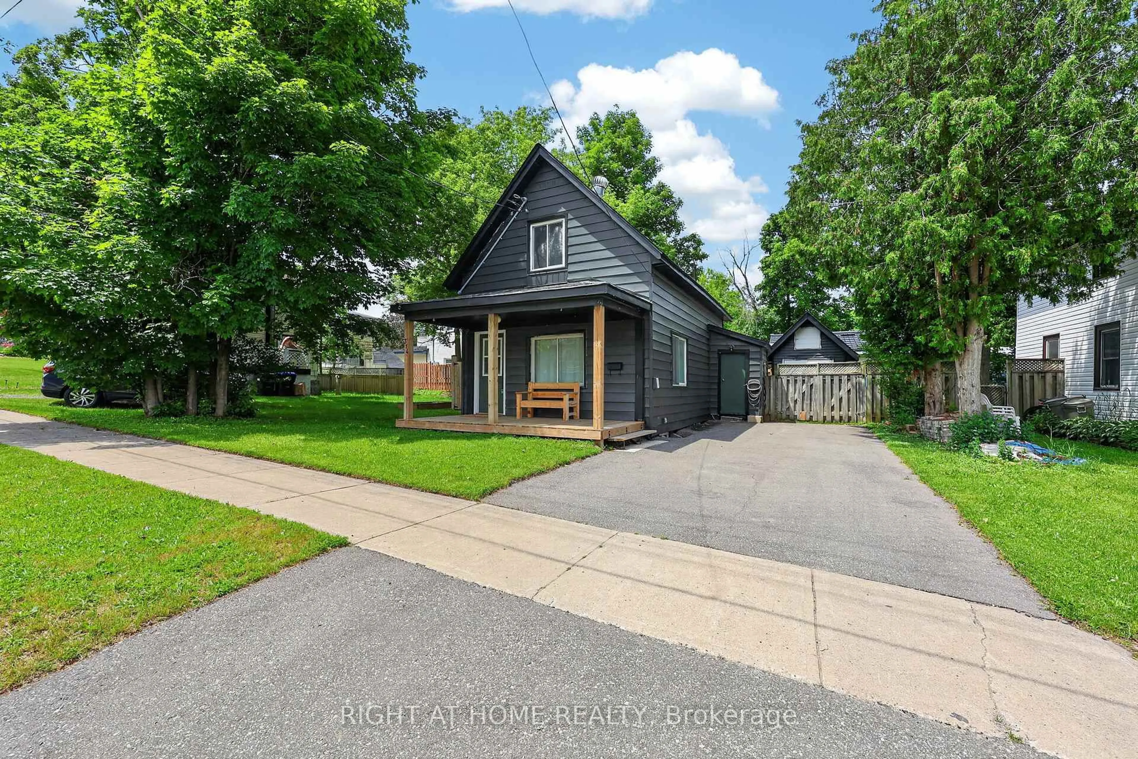 Unknown for 314 Bay St, Midland Ontario L4R 1J9