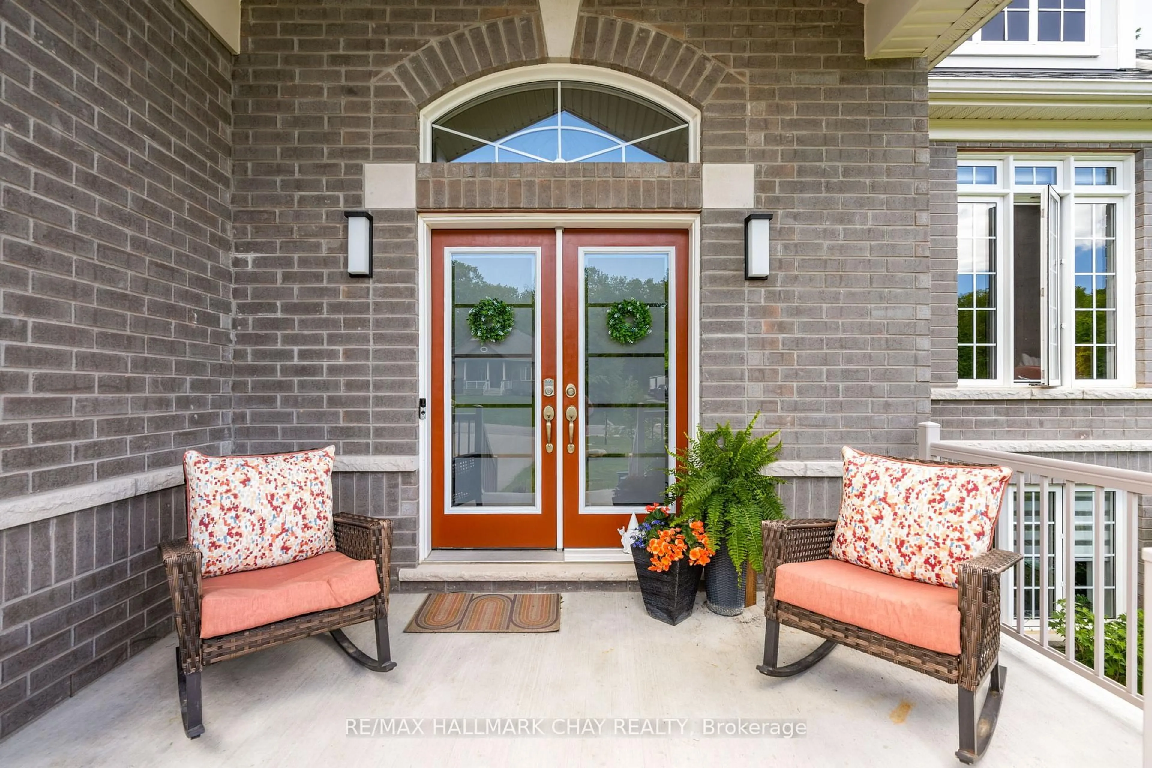Indoor entryway for 21 Ruby Rdge, Oro-Medonte Ontario L0L 2E0