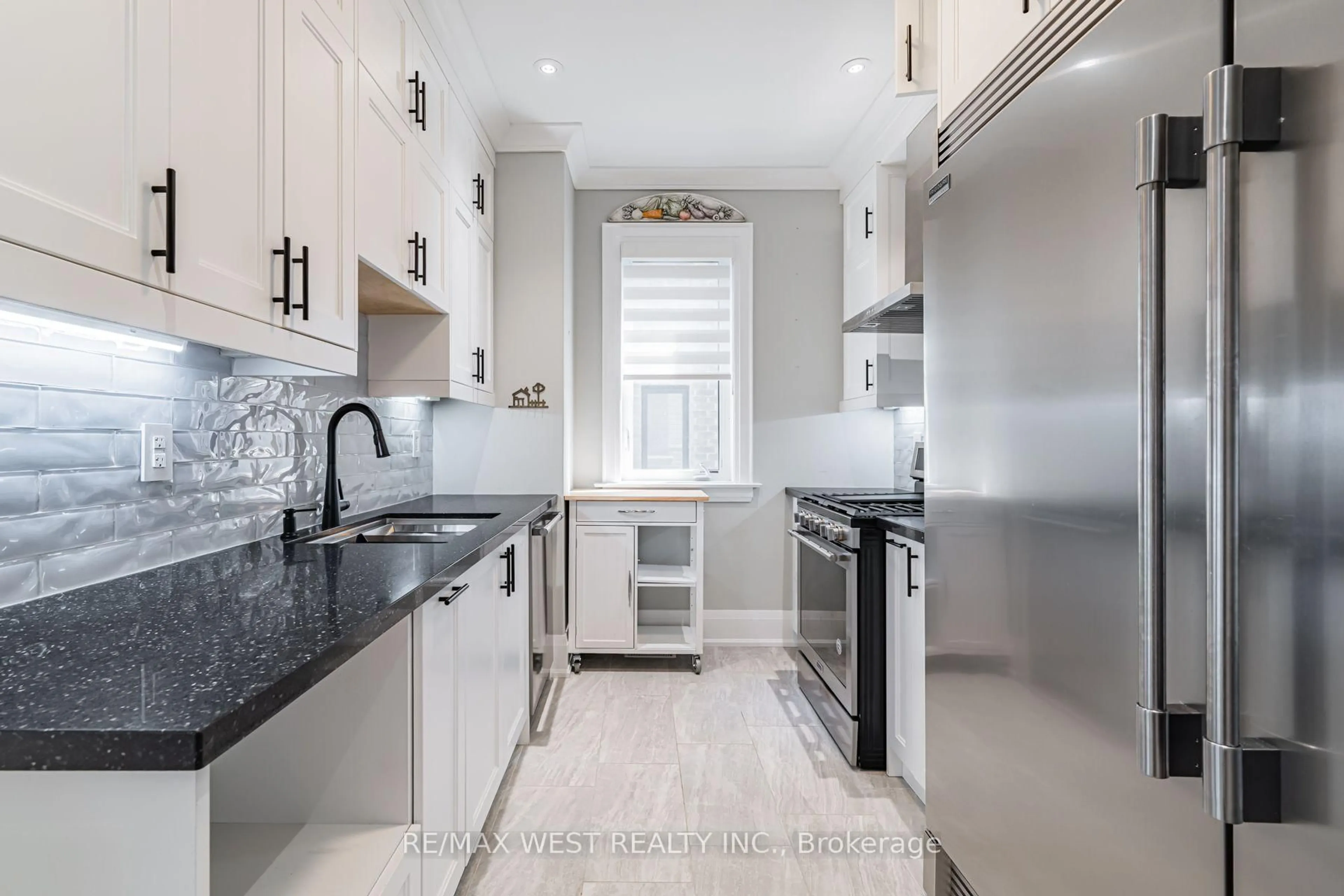 Unknown for 2292 Shore Lane, Wasaga Beach Ontario L9Z 2X6