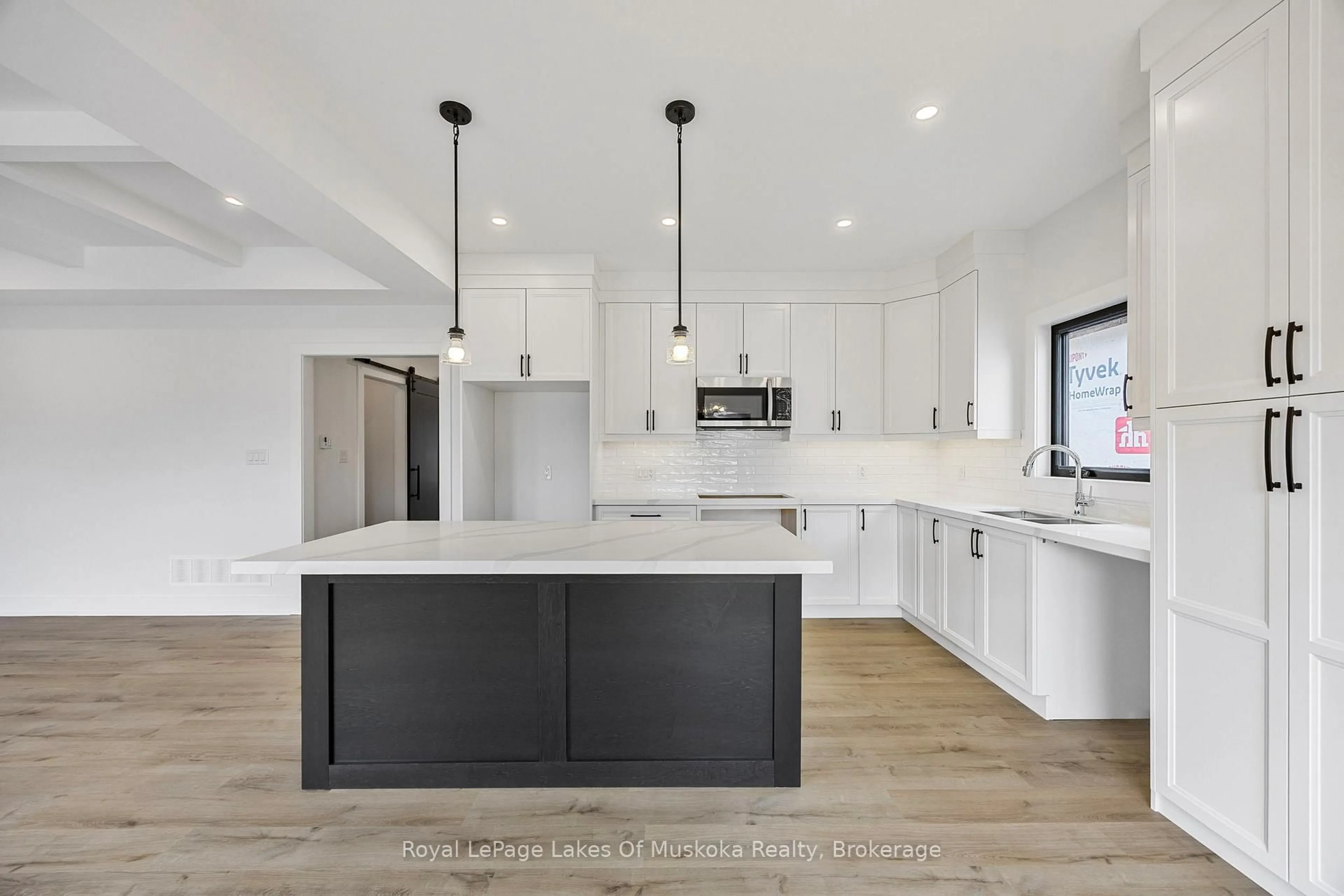 Open concept kitchen, unknown for 114 Brandon Ave, Severn Ontario L0K 1E0
