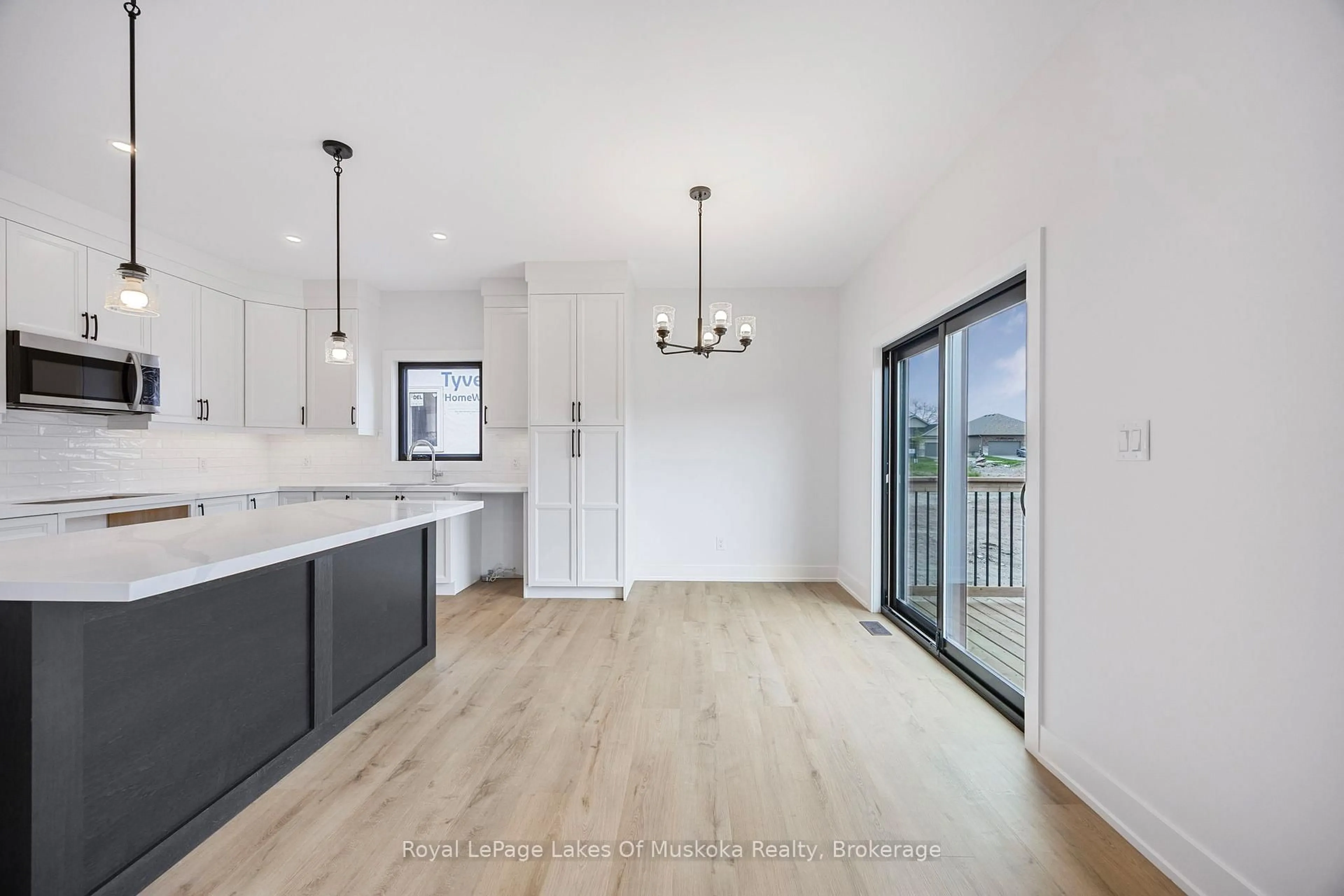 Open concept kitchen, unknown for 114 Brandon Ave, Severn Ontario L0K 1E0