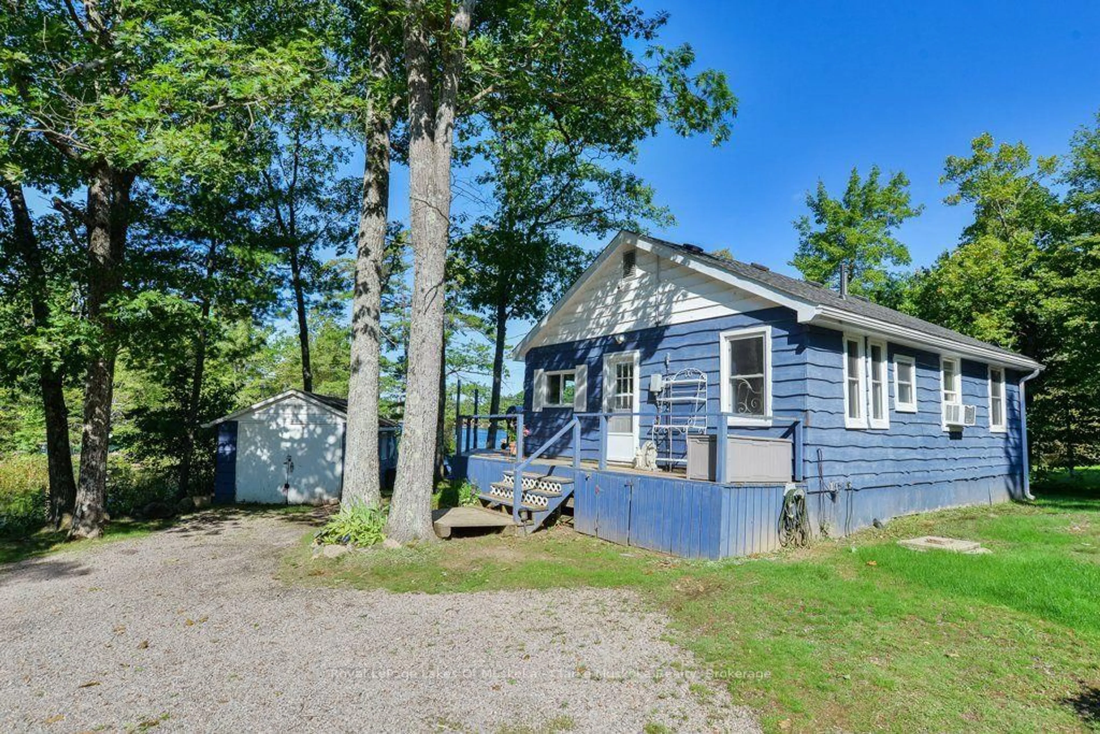 Shed for 6881 Upper Big Chute Rd, Severn Ontario L0K 1E0