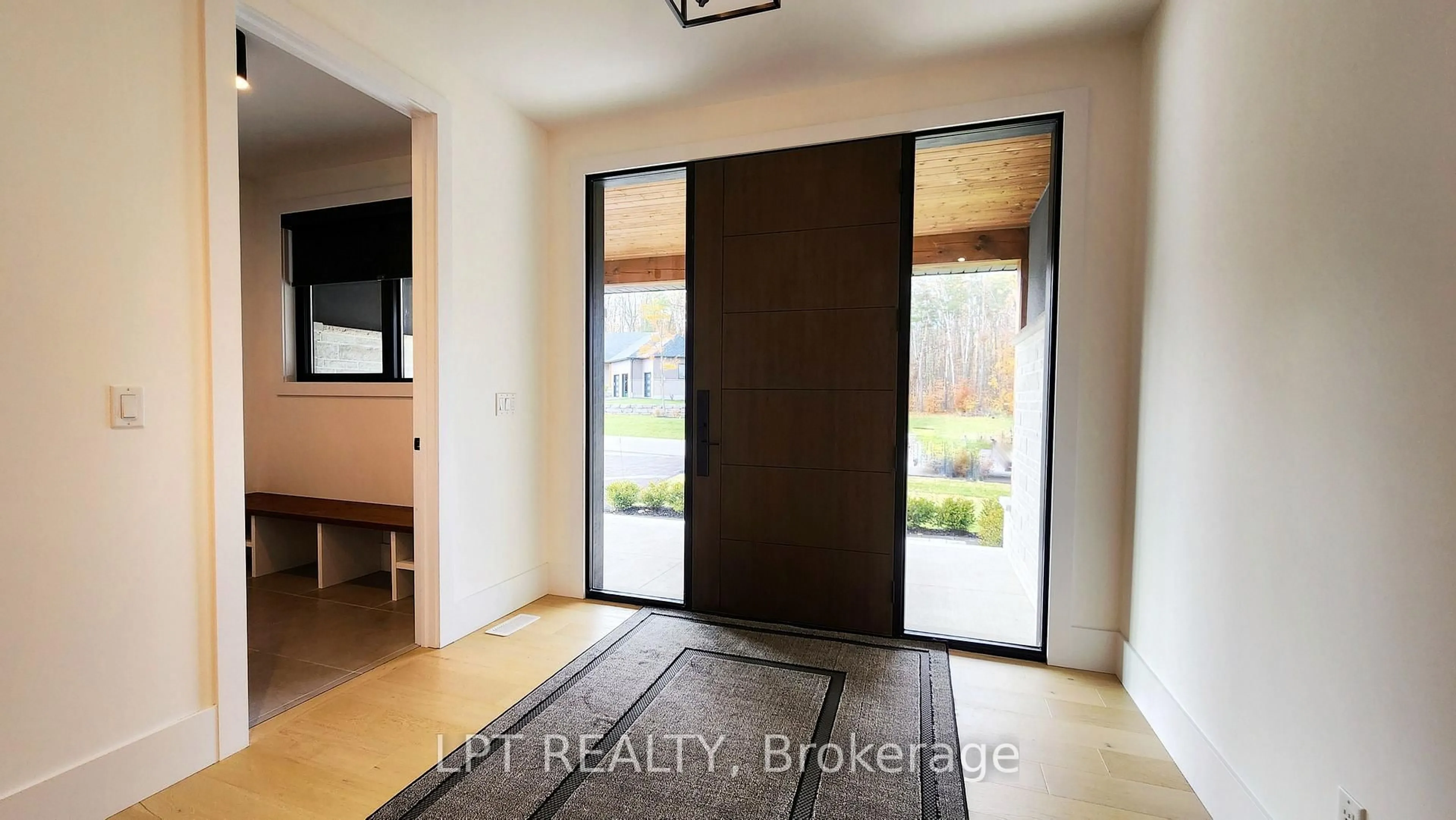 Indoor entryway for 15 Byers St, Springwater Ontario L9X 2A3