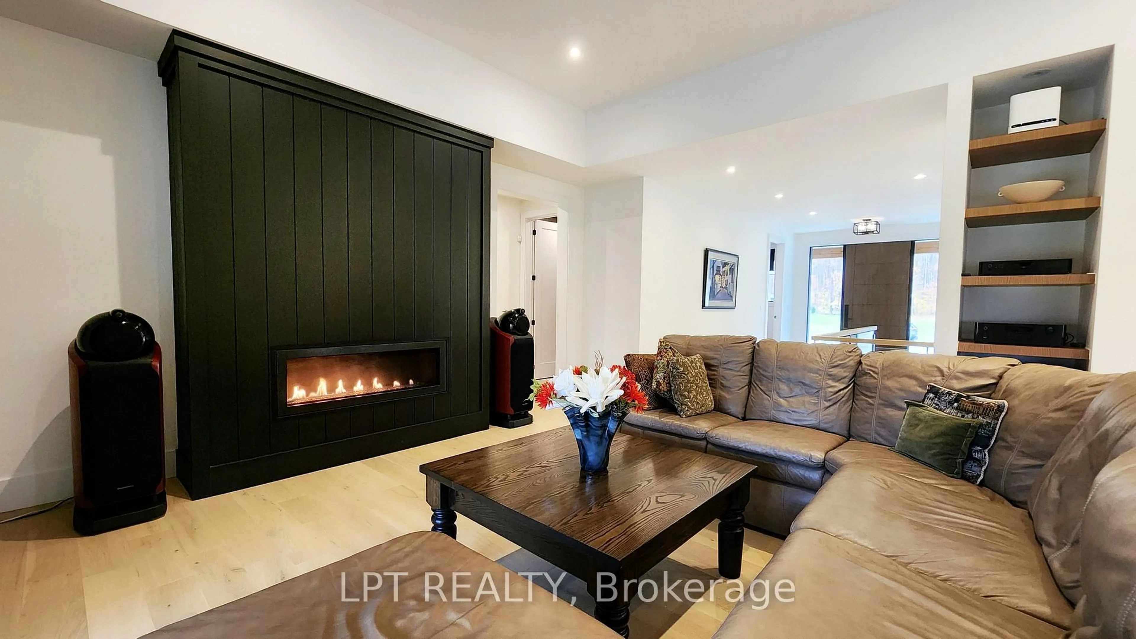 Unknown for 15 Byers St, Springwater Ontario L9X 2A3