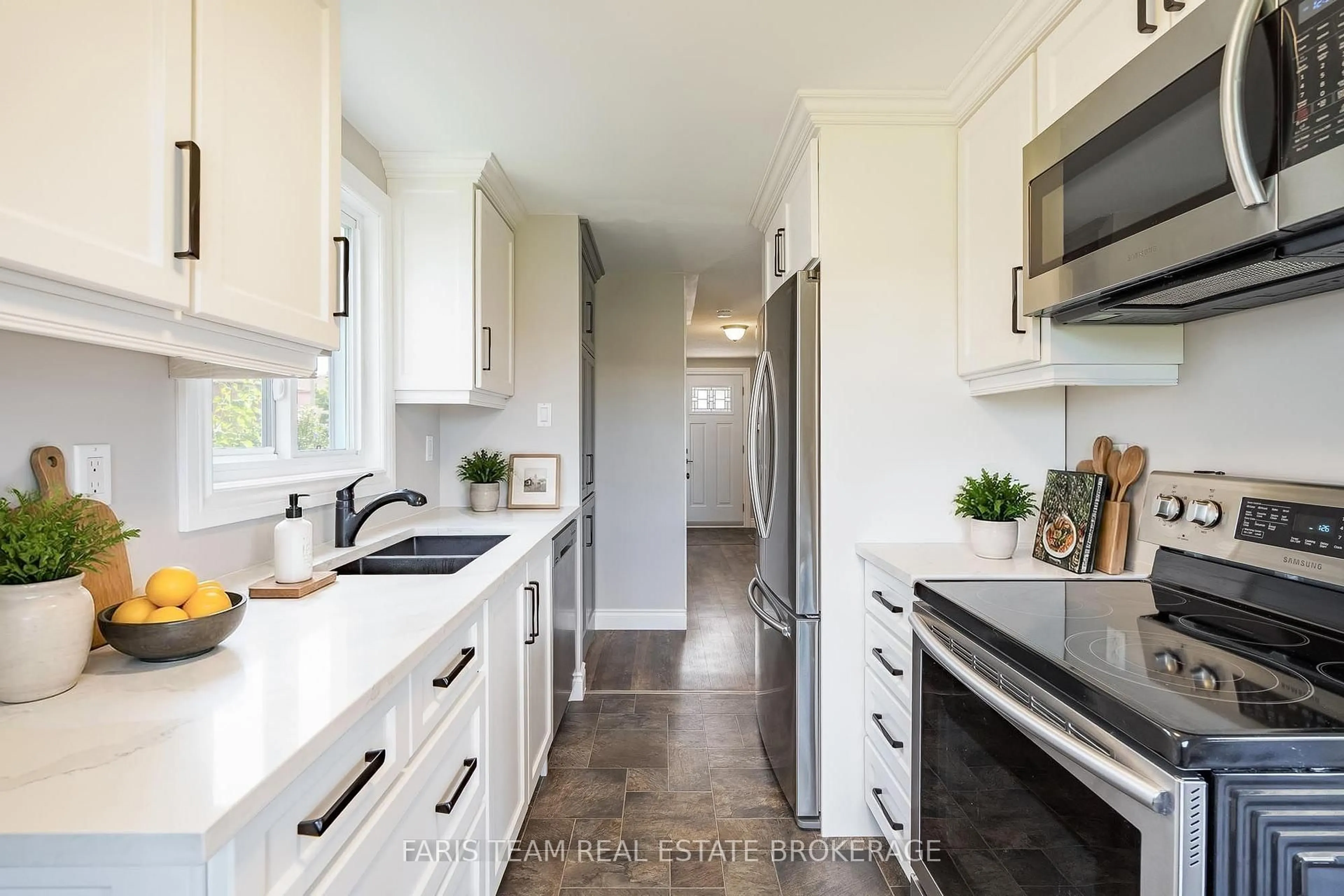 Unknown for 12 Arthur Ave, Barrie Ontario L4M 6H3