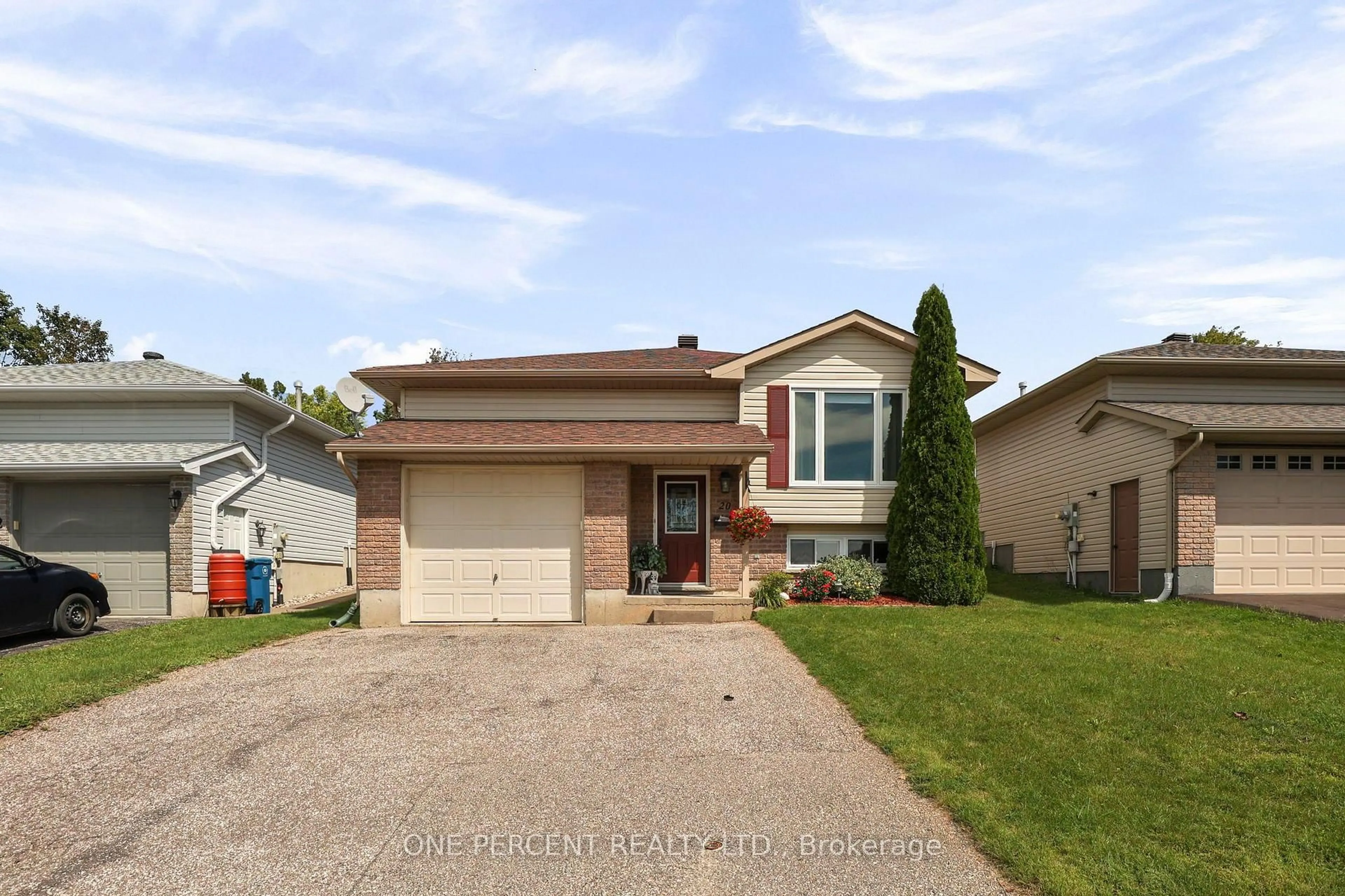 Home with vinyl exterior material, street for 20 Jordon Cres, Orillia Ontario L3V 8A9