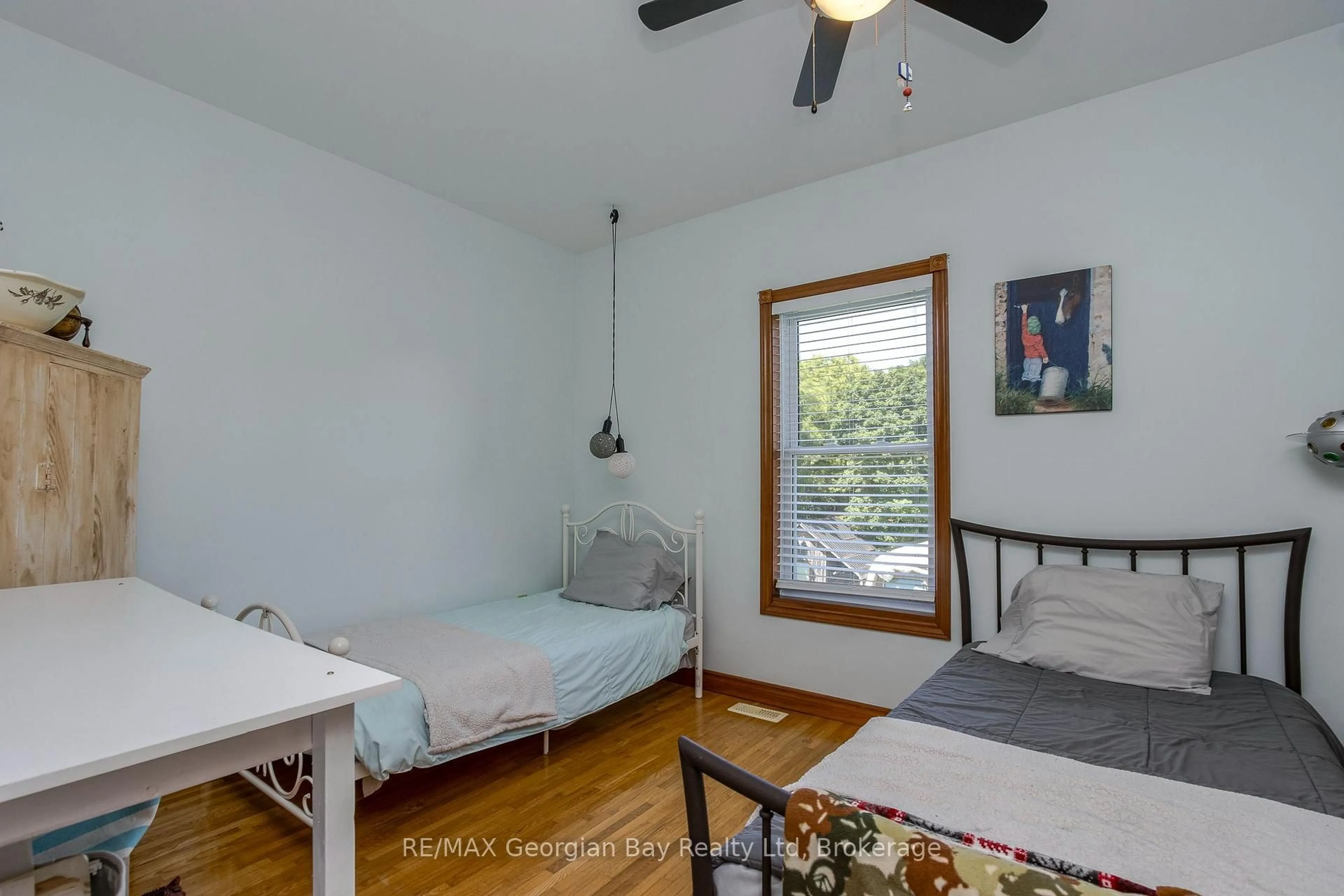 Bedroom with bed, unknown for 305 Lindsay St, Midland Ontario L4R 2V4