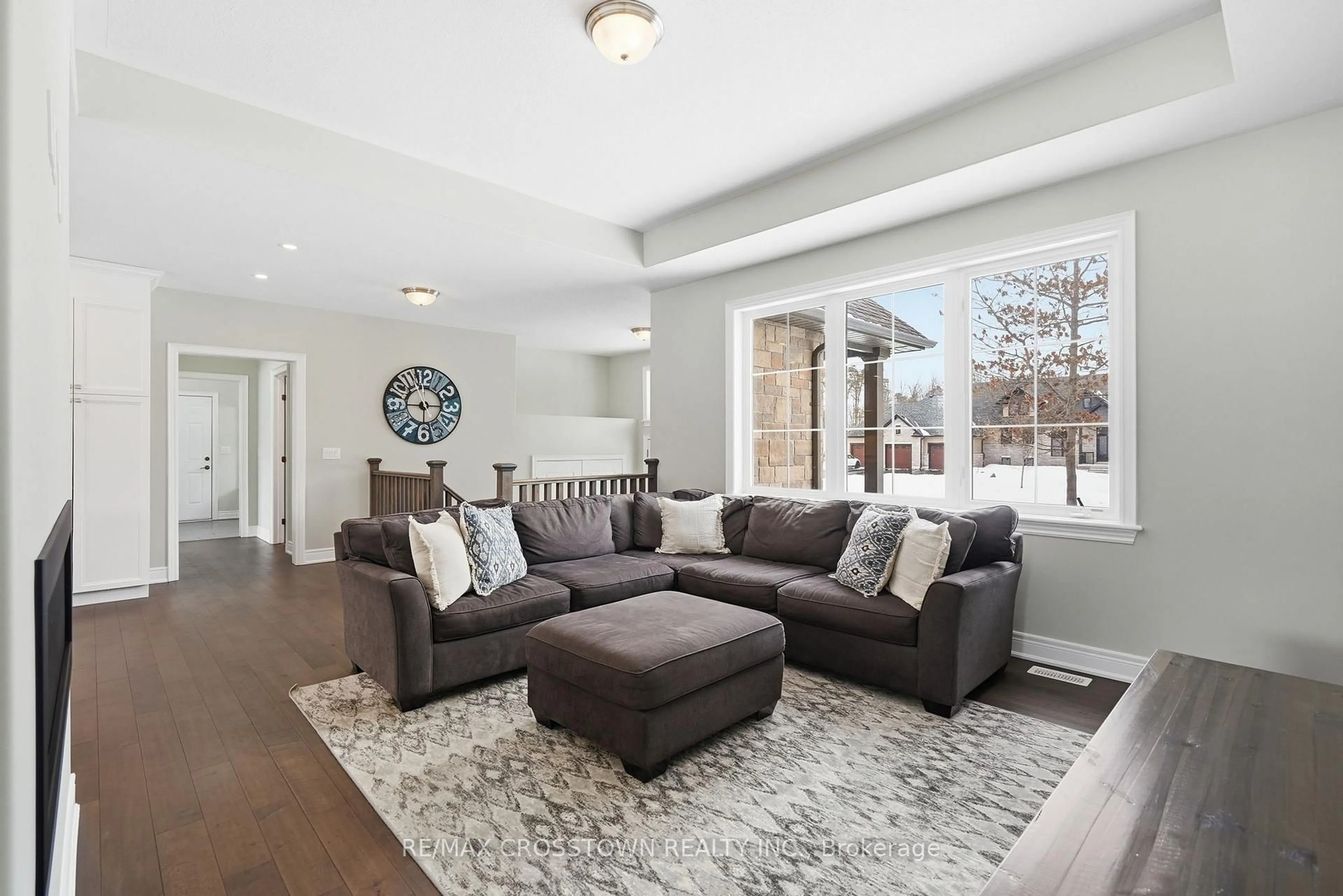 Living room with furniture, unknown for 2055 Elana Dr, Severn Ontario L3V 0C1