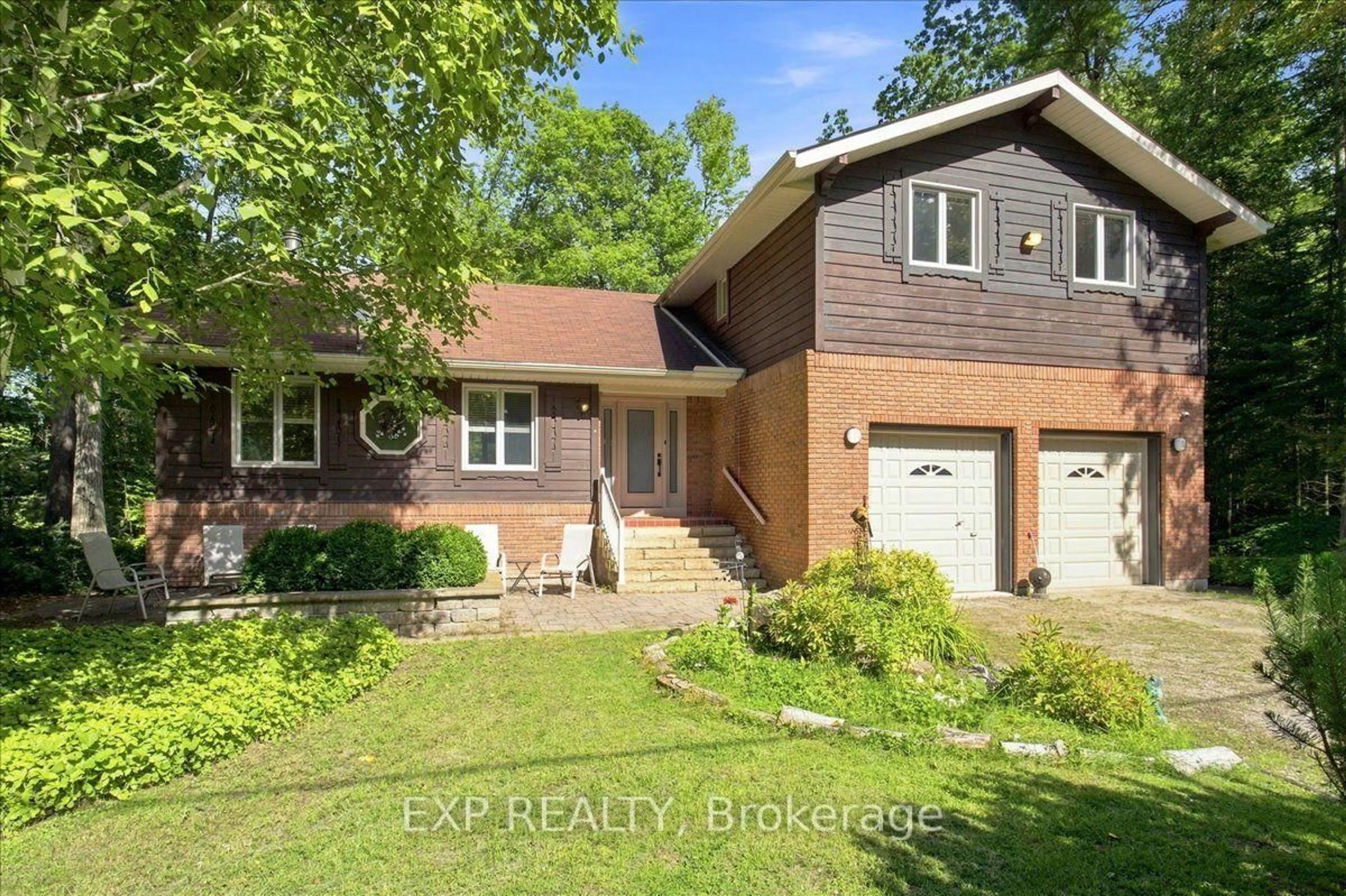 Home with brick exterior material, unknown for 20 Pineshore Cres, Tiny Ontario L0L 2T0