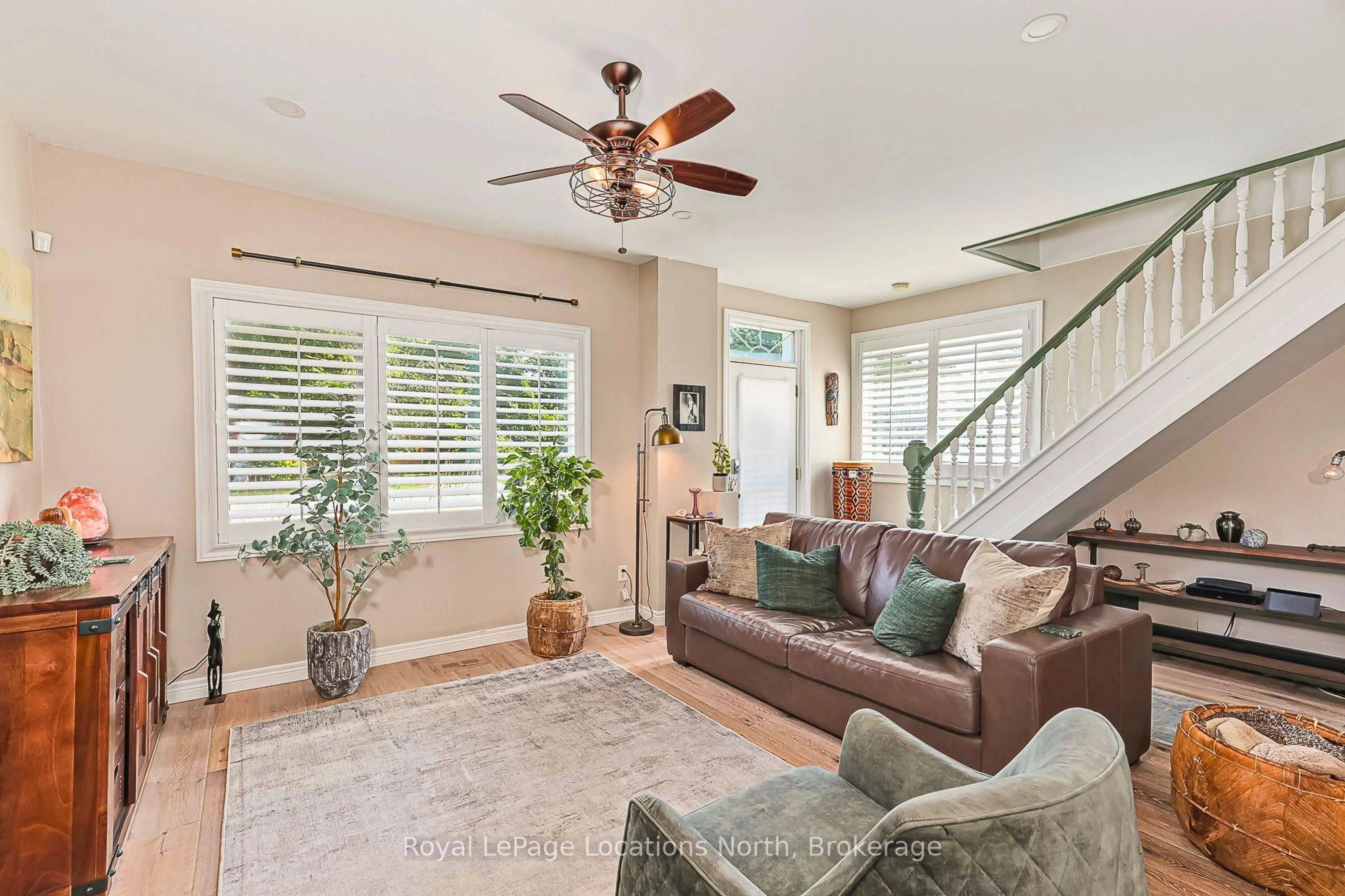 Living room with furniture, ceramic/tile floor for 58 Market St, Collingwood Ontario L9Y 3M6