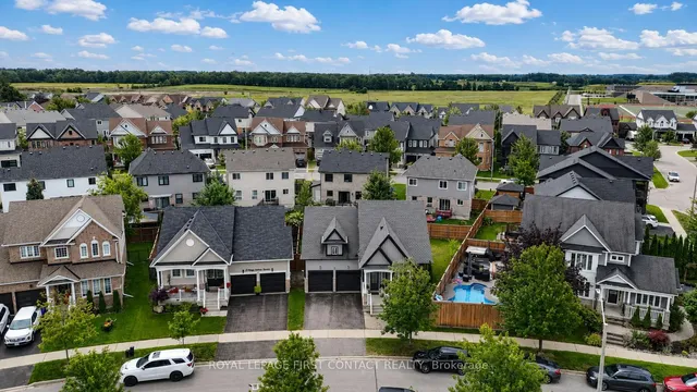 3 Maple Crown Terr, Barrie 2