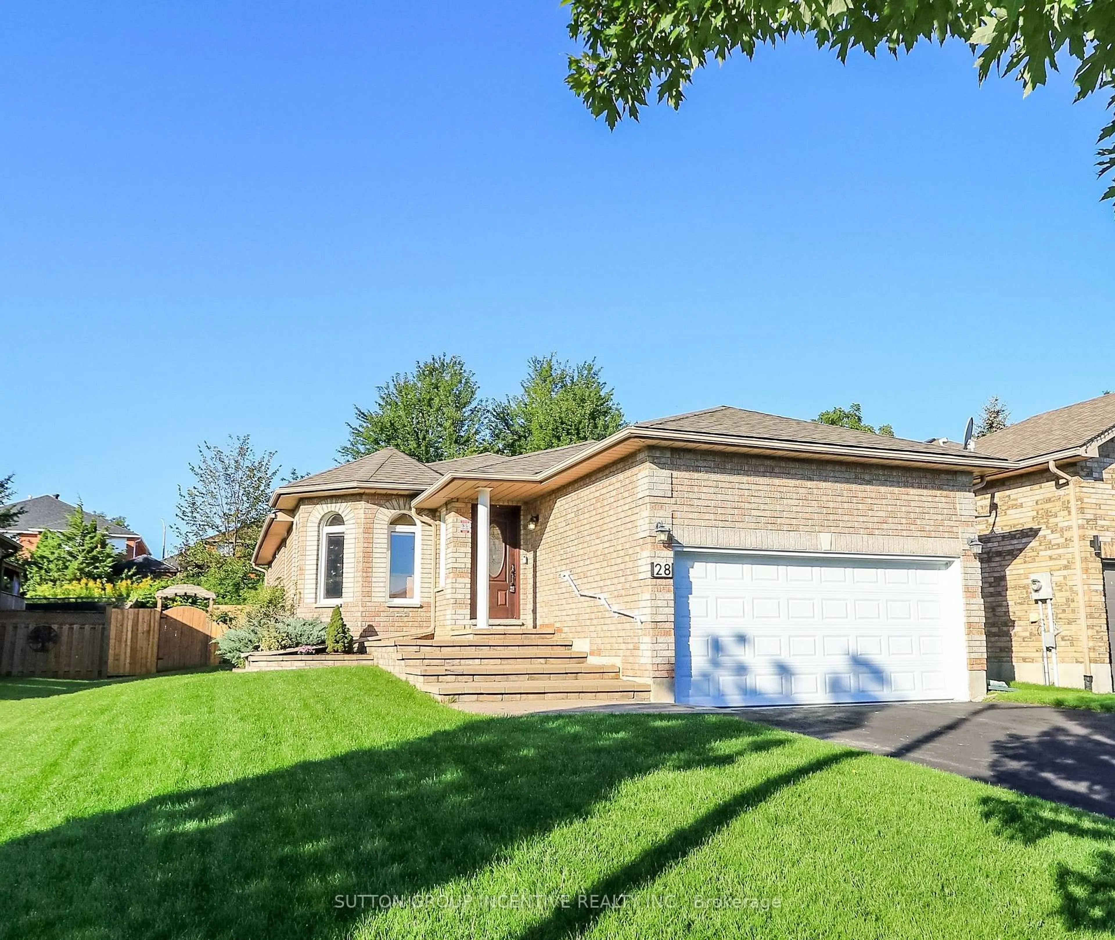 Home with brick exterior material, street for 28 Brookfield Cres, Barrie Ontario L4N 9R6