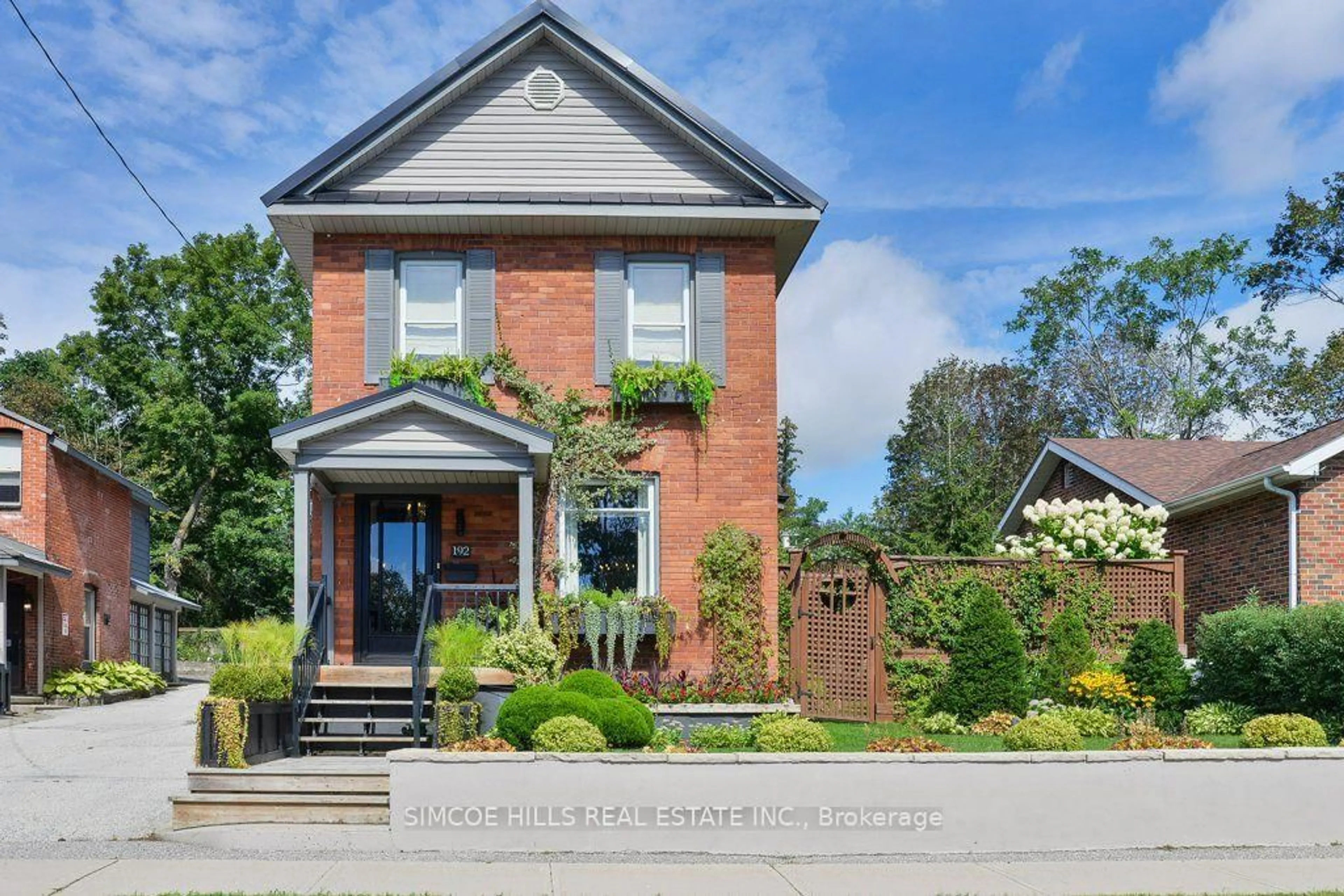Home with brick exterior material, street for 192 John St, Orillia Ontario L3V 3H7