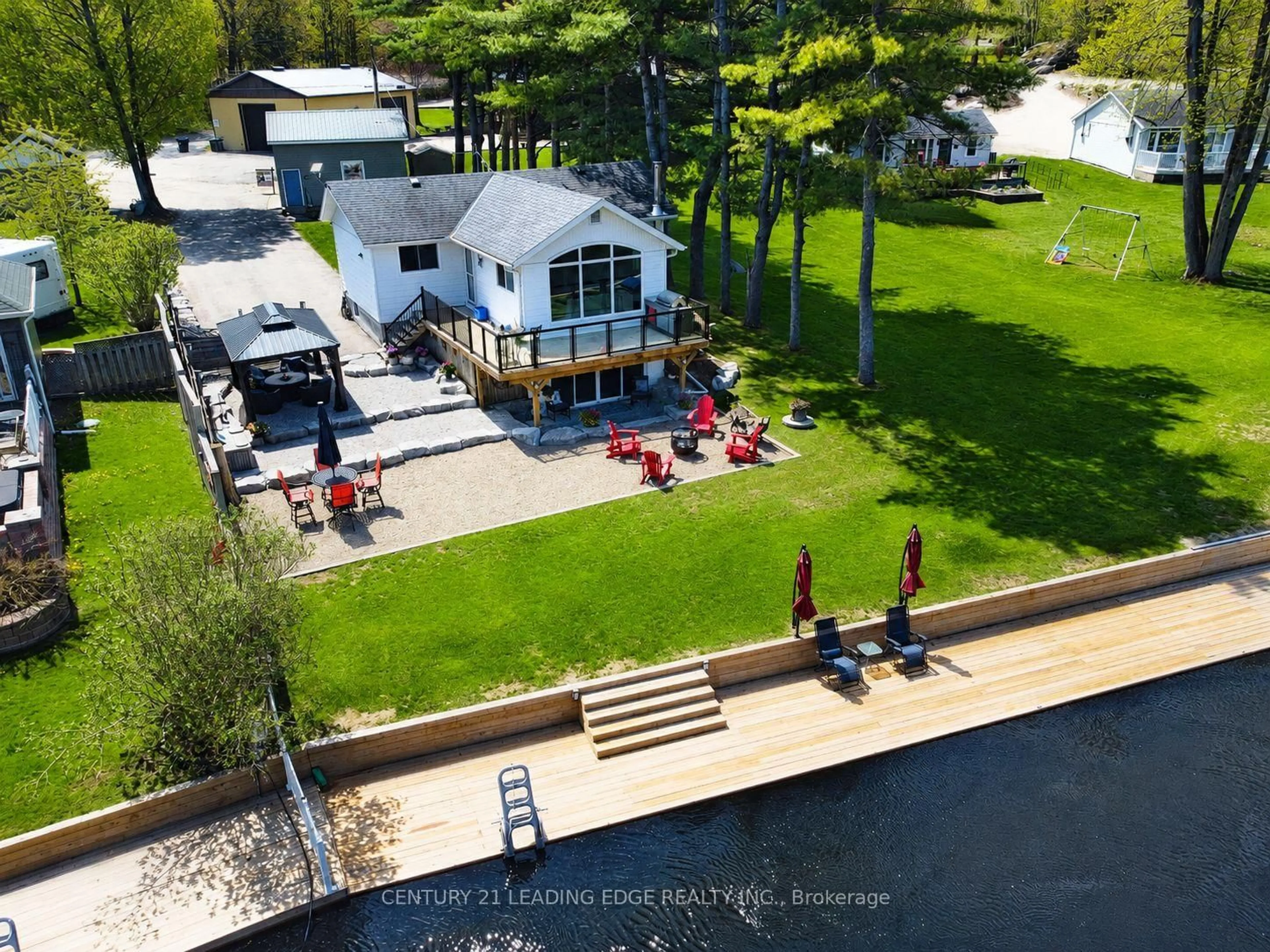 A pic from outside/outdoor area/front of a property/back of a property/a pic from drone, water/lake/river/ocean view for 2996 Moynes Rd, Severn Ontario L0K 2B0