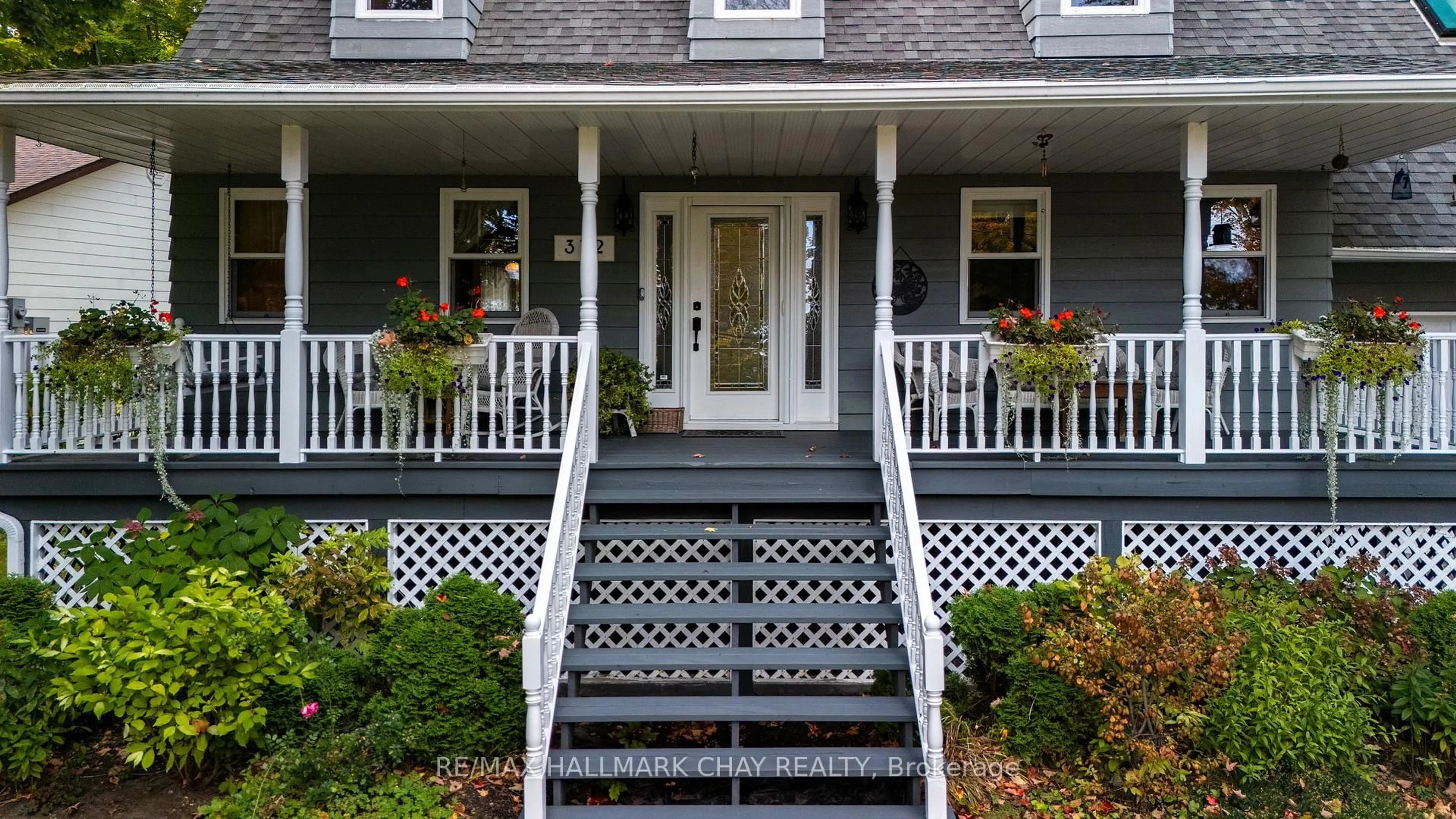 Home with vinyl exterior material, street for 372 Lakewood Dr, Midland Ontario L4R 5H5